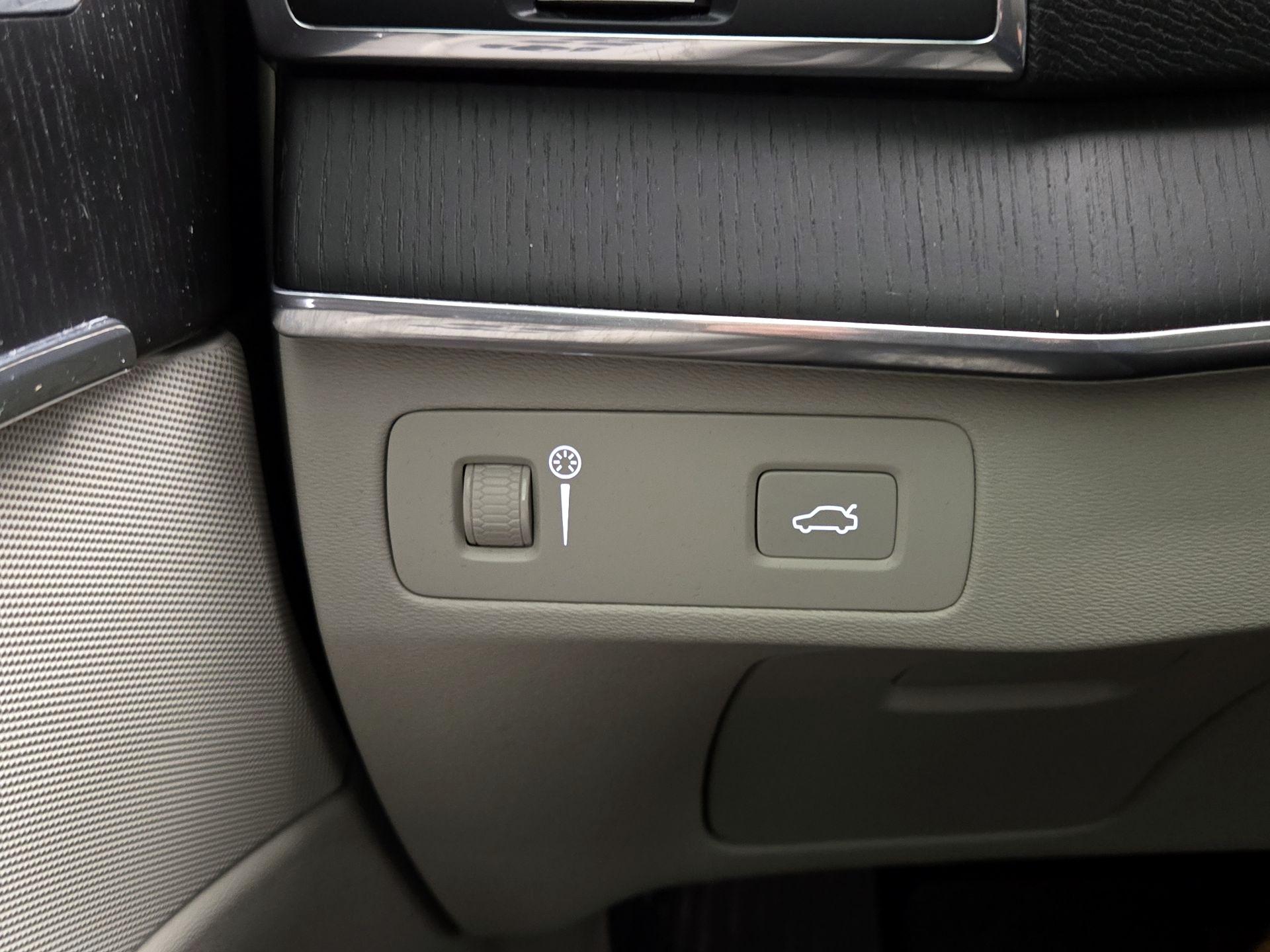 Thumbnail: 2020 Volvo XC90 - 13