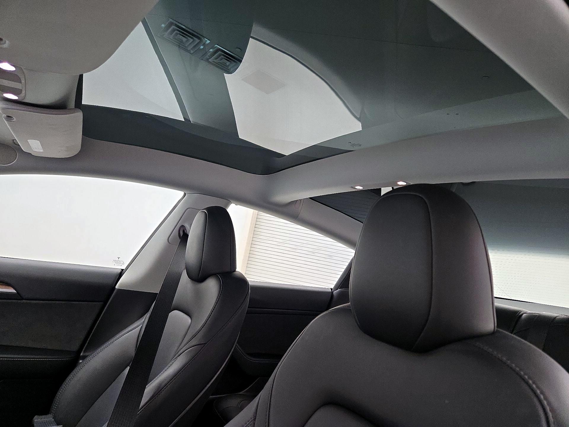 Thumbnail: 2023 Tesla Model 3 - 18