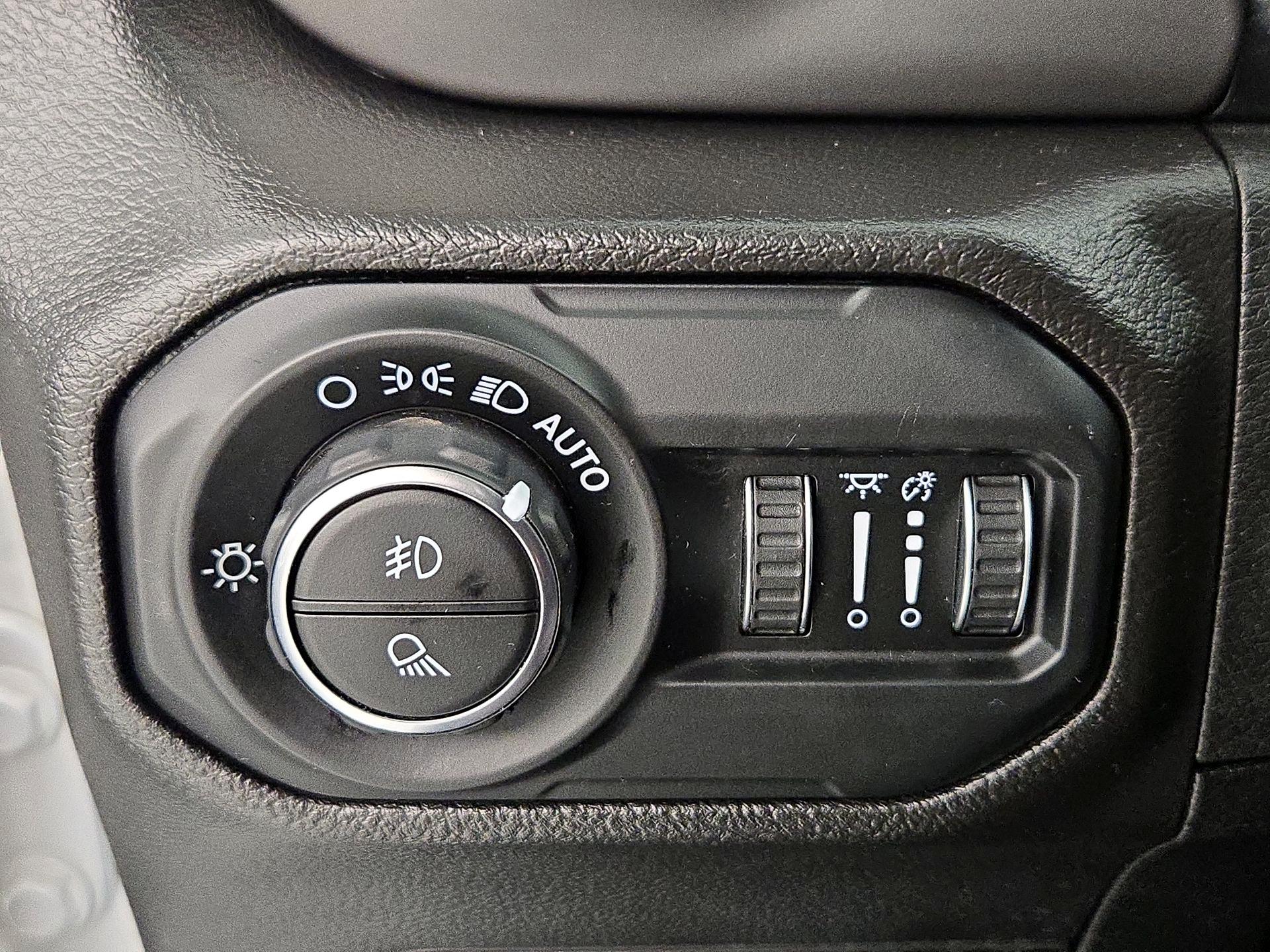 Thumbnail: 2020 Jeep Gladiator - 13