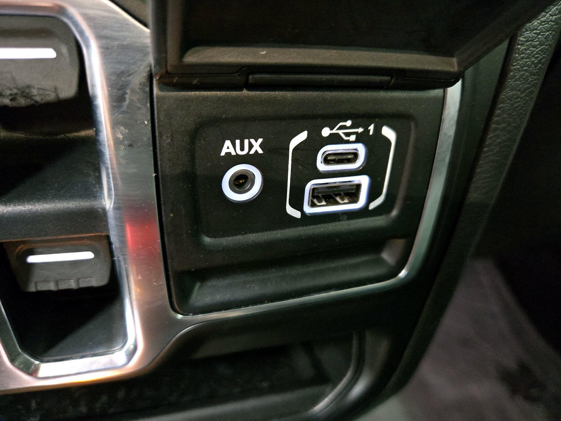 Thumbnail: 2020 Jeep Gladiator - 19