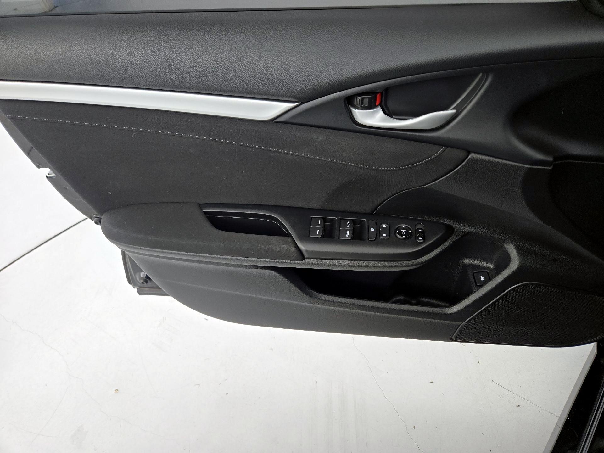 Thumbnail: 2018 Honda Civic - 12