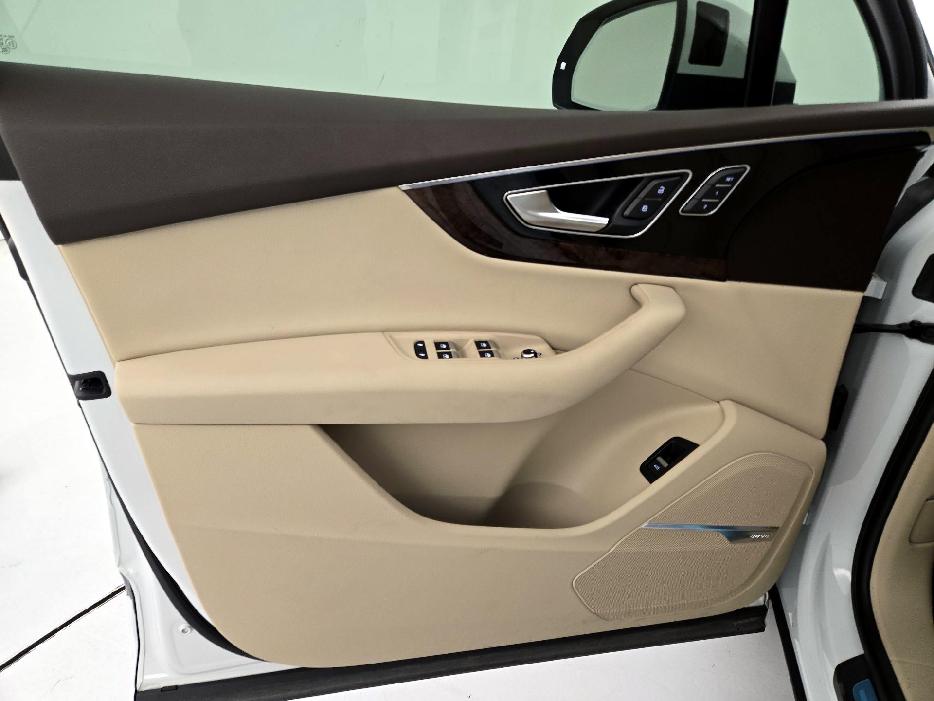 Thumbnail: 2018 Audi Q7 - 12