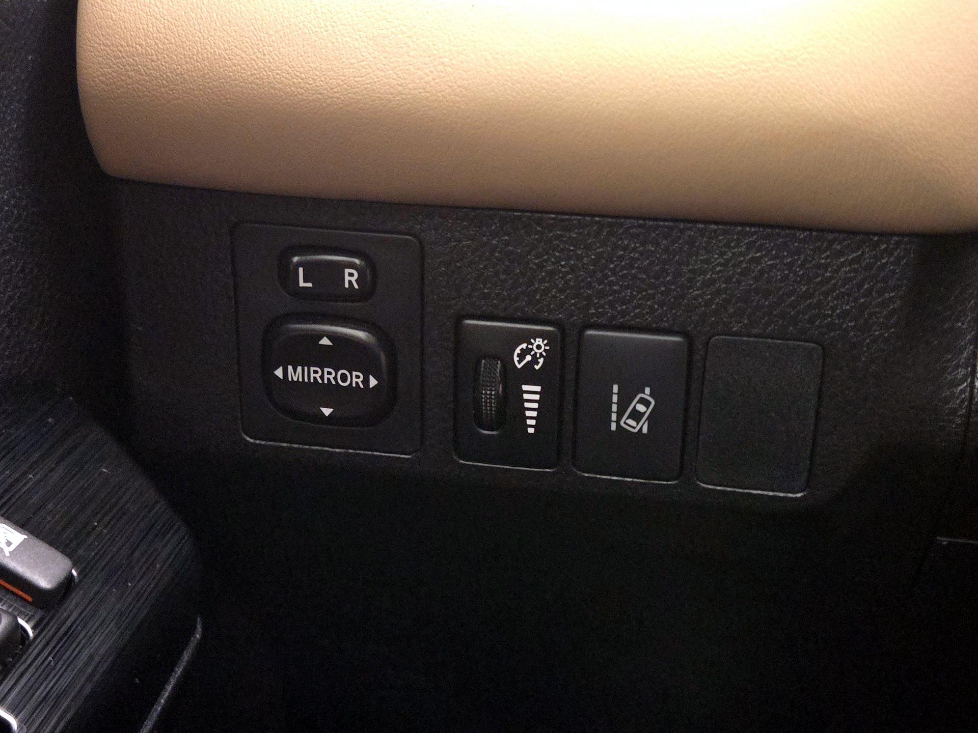 Thumbnail: 2017 Toyota RAV4 - 13