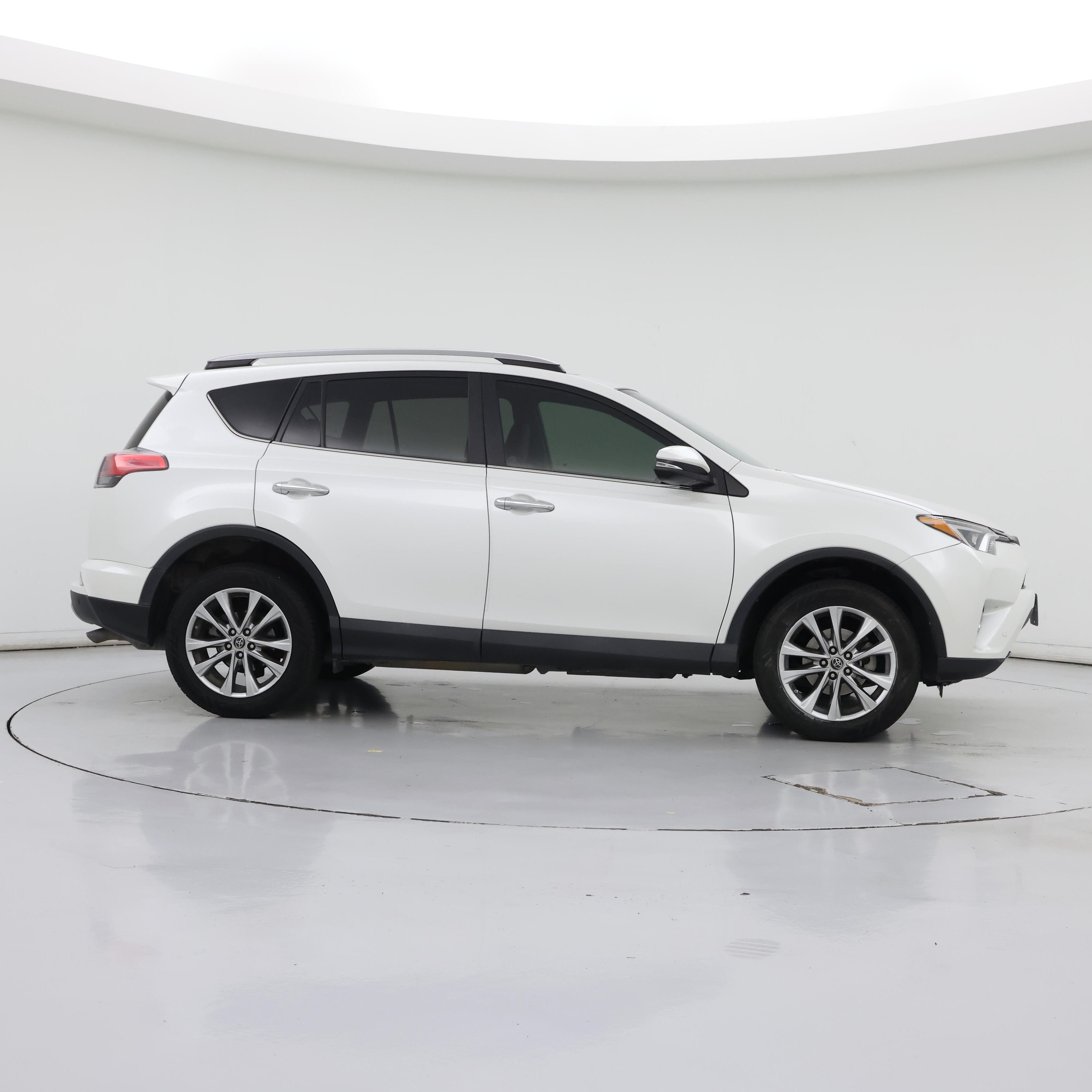 Thumbnail: 2017 Toyota RAV4 - 7