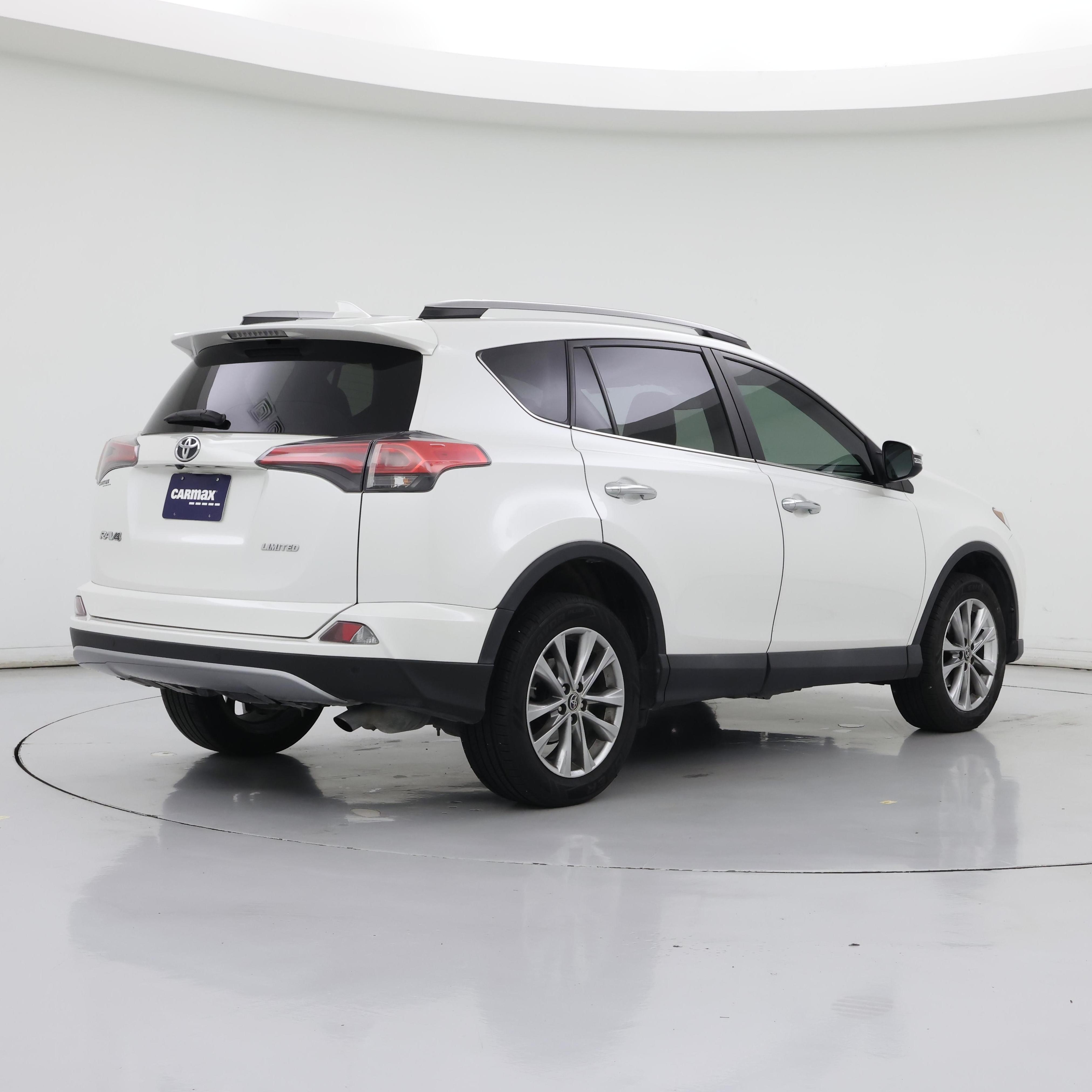 Thumbnail: 2017 Toyota RAV4 - 8