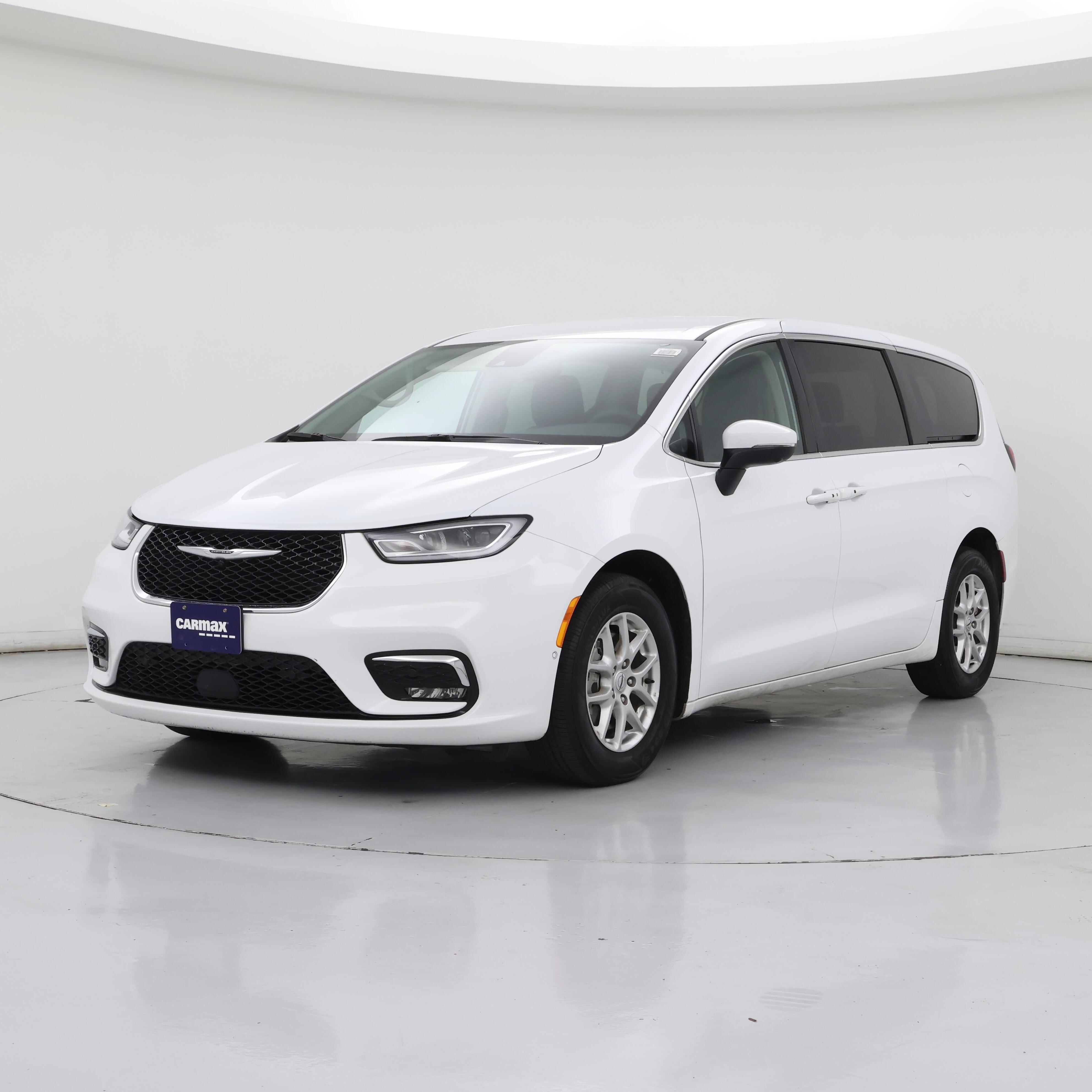 Thumbnail: 2023 Chrysler Pacifica - 4