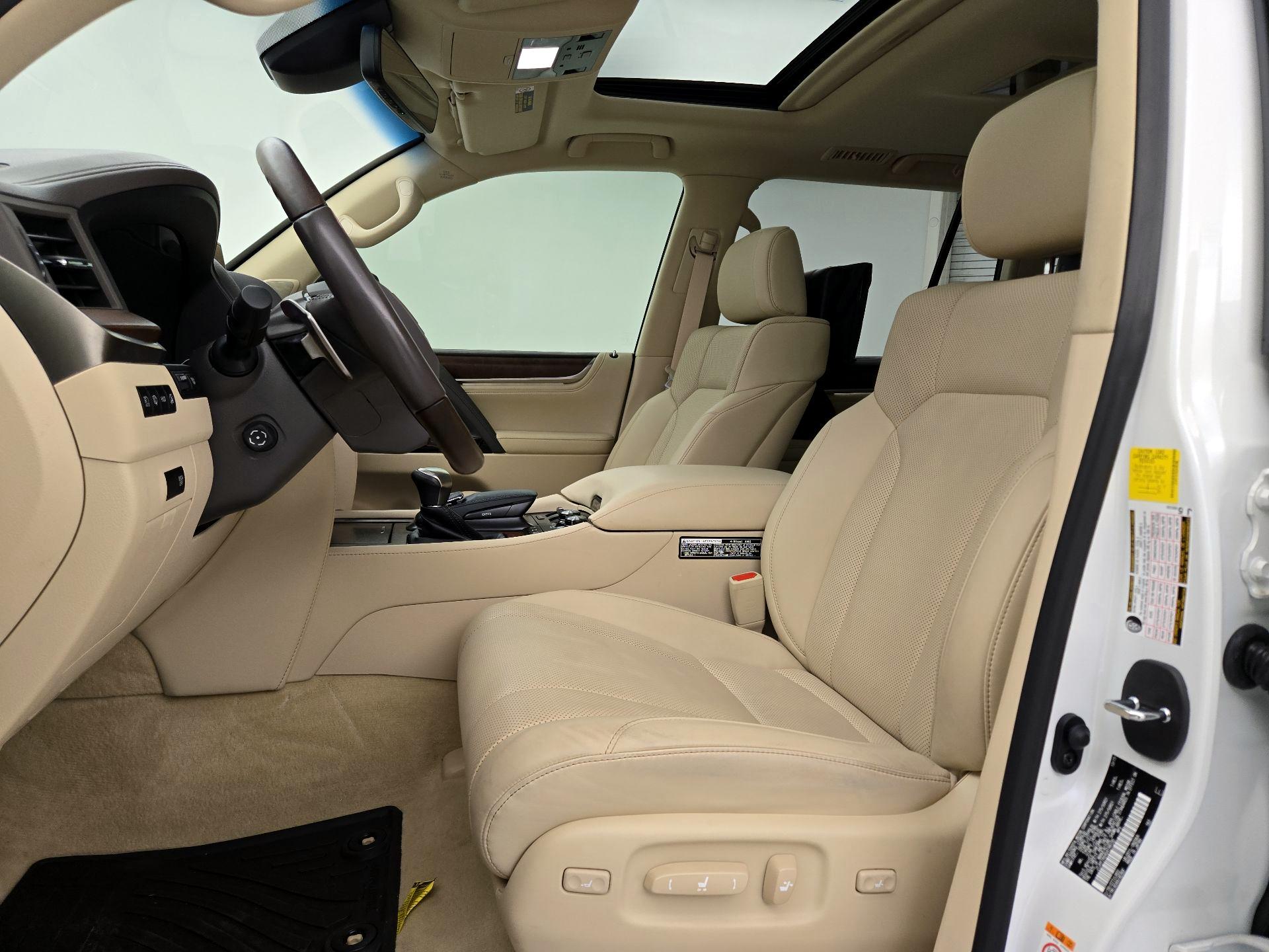 Thumbnail: 2016 Lexus LX - 11