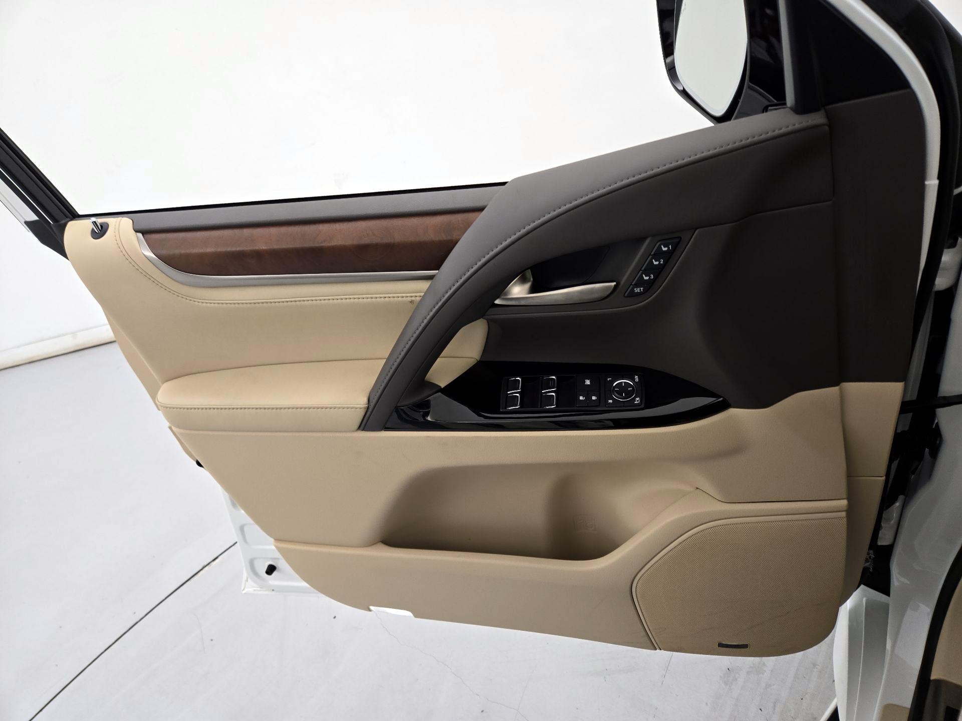 Thumbnail: 2016 Lexus LX - 12