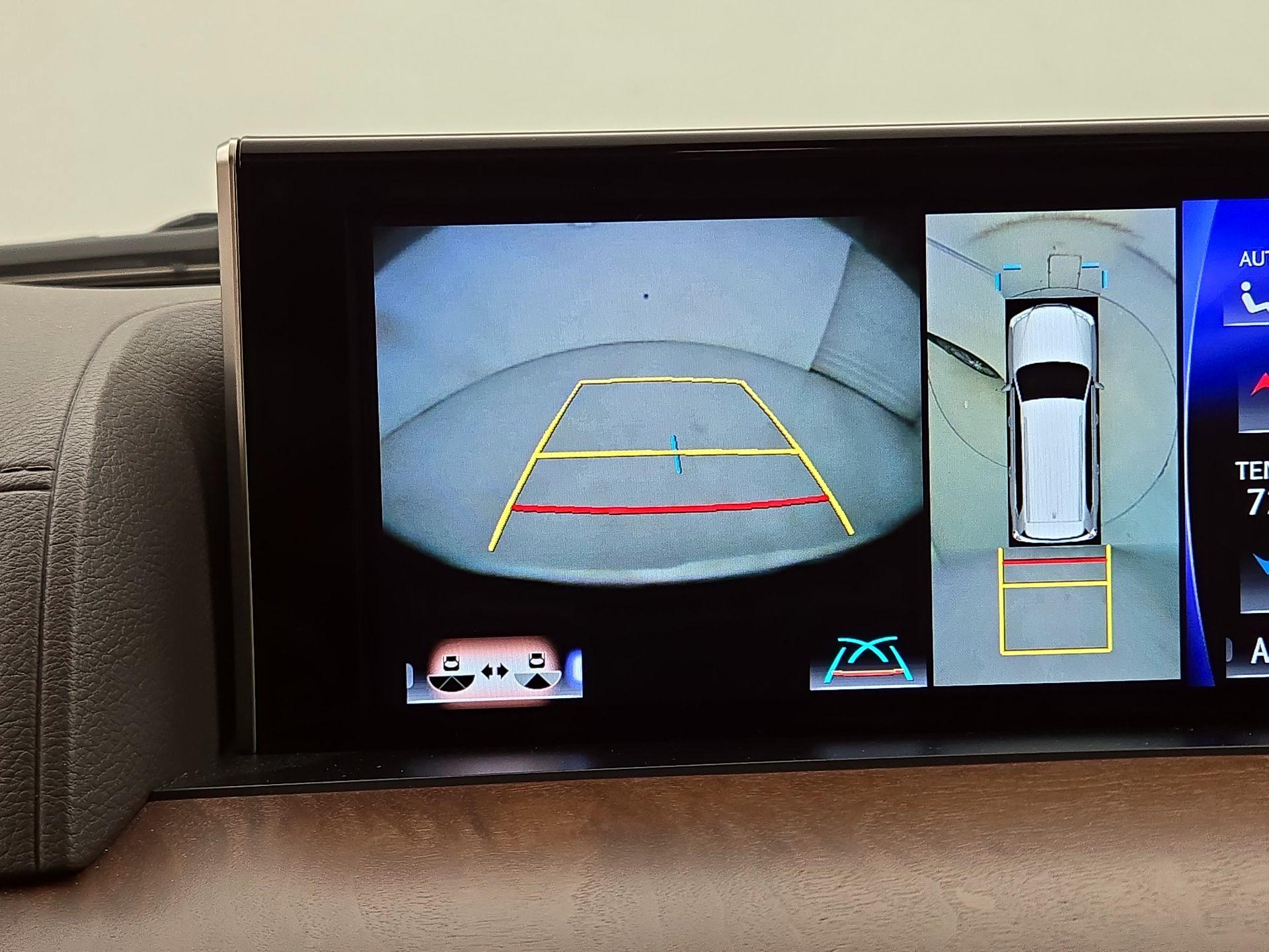 Thumbnail: 2016 Lexus LX - 15