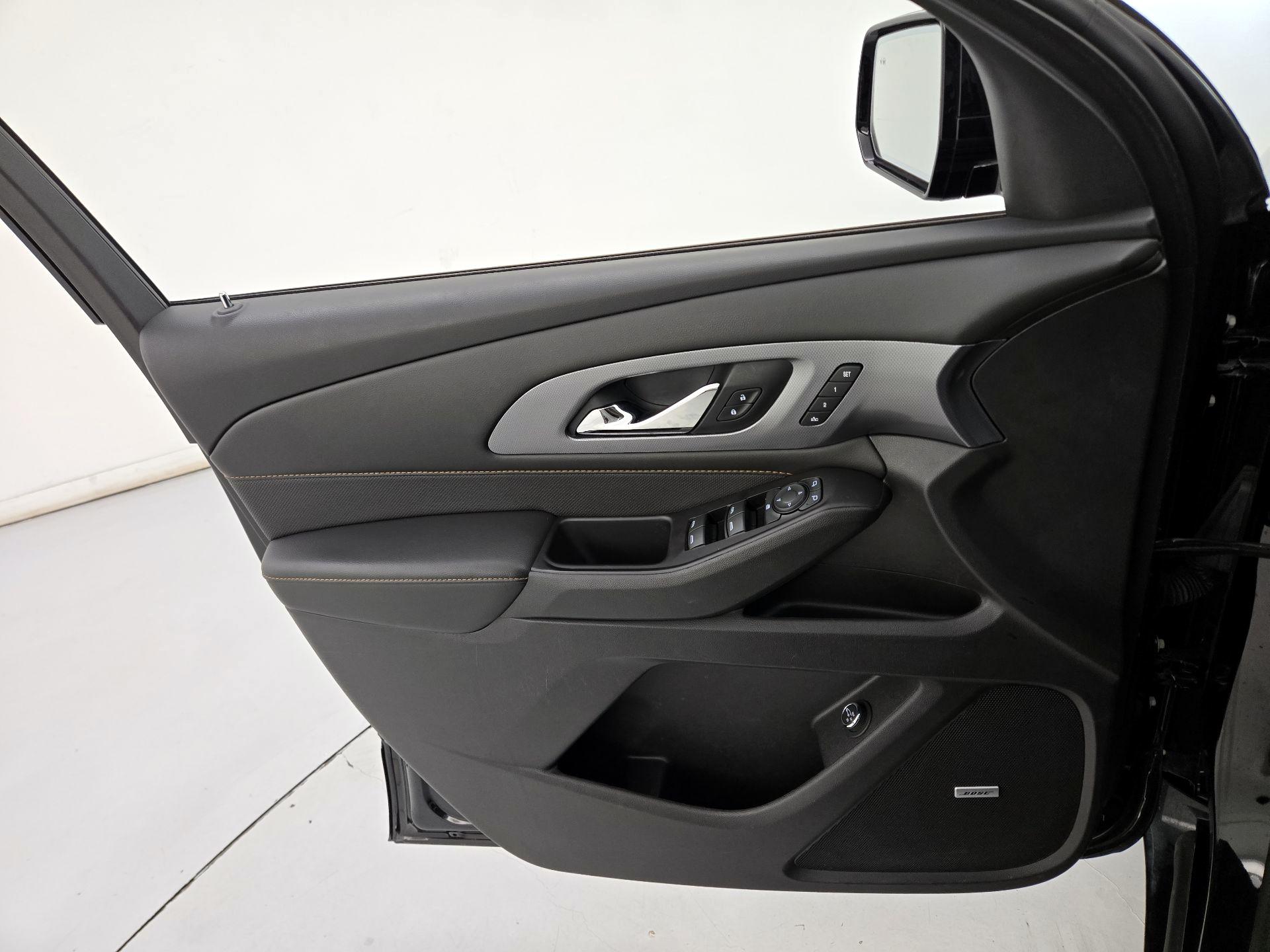 Thumbnail: 2019 Chevrolet Traverse - 12