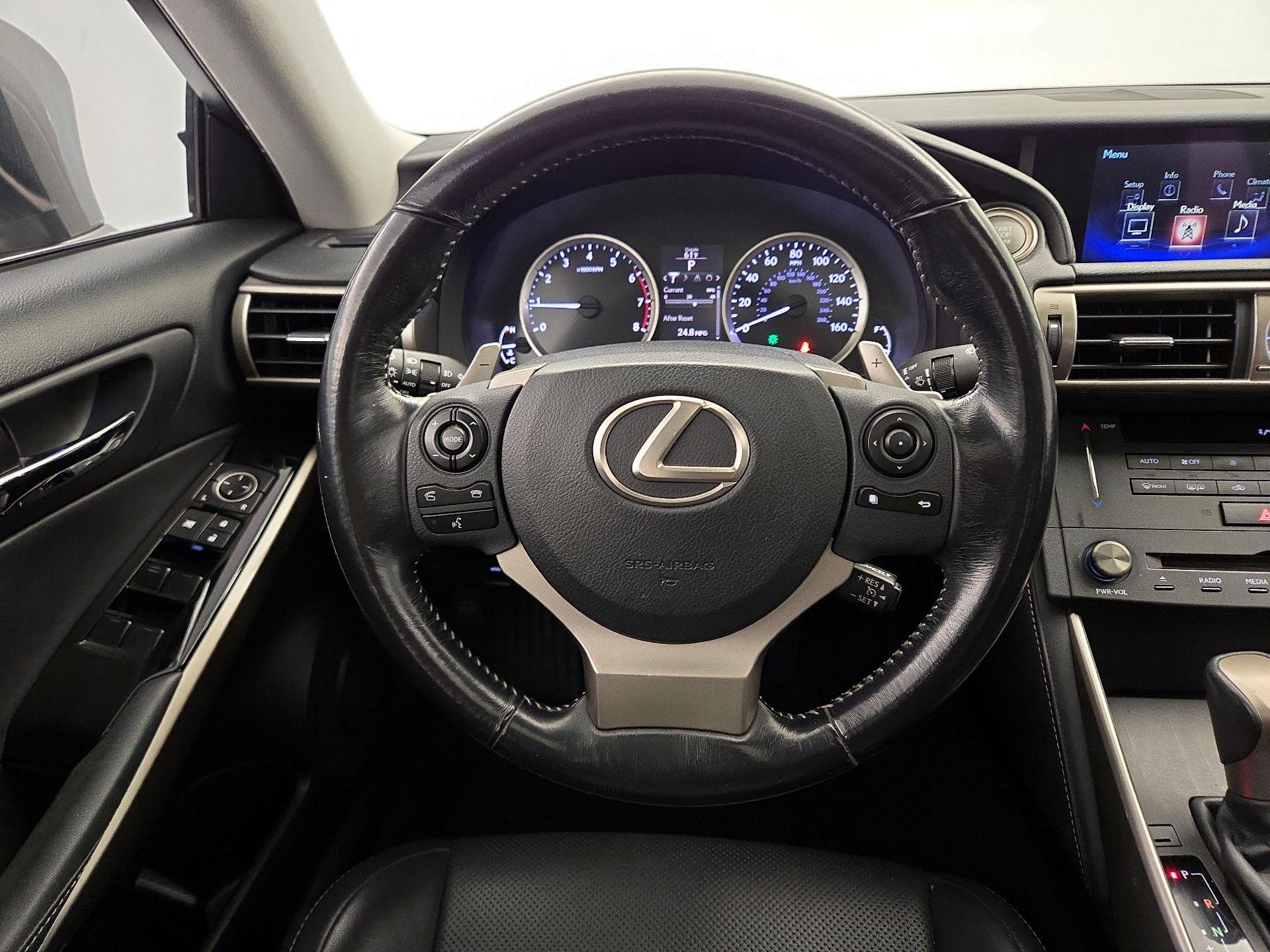 Thumbnail: 2016 Lexus IS - 10