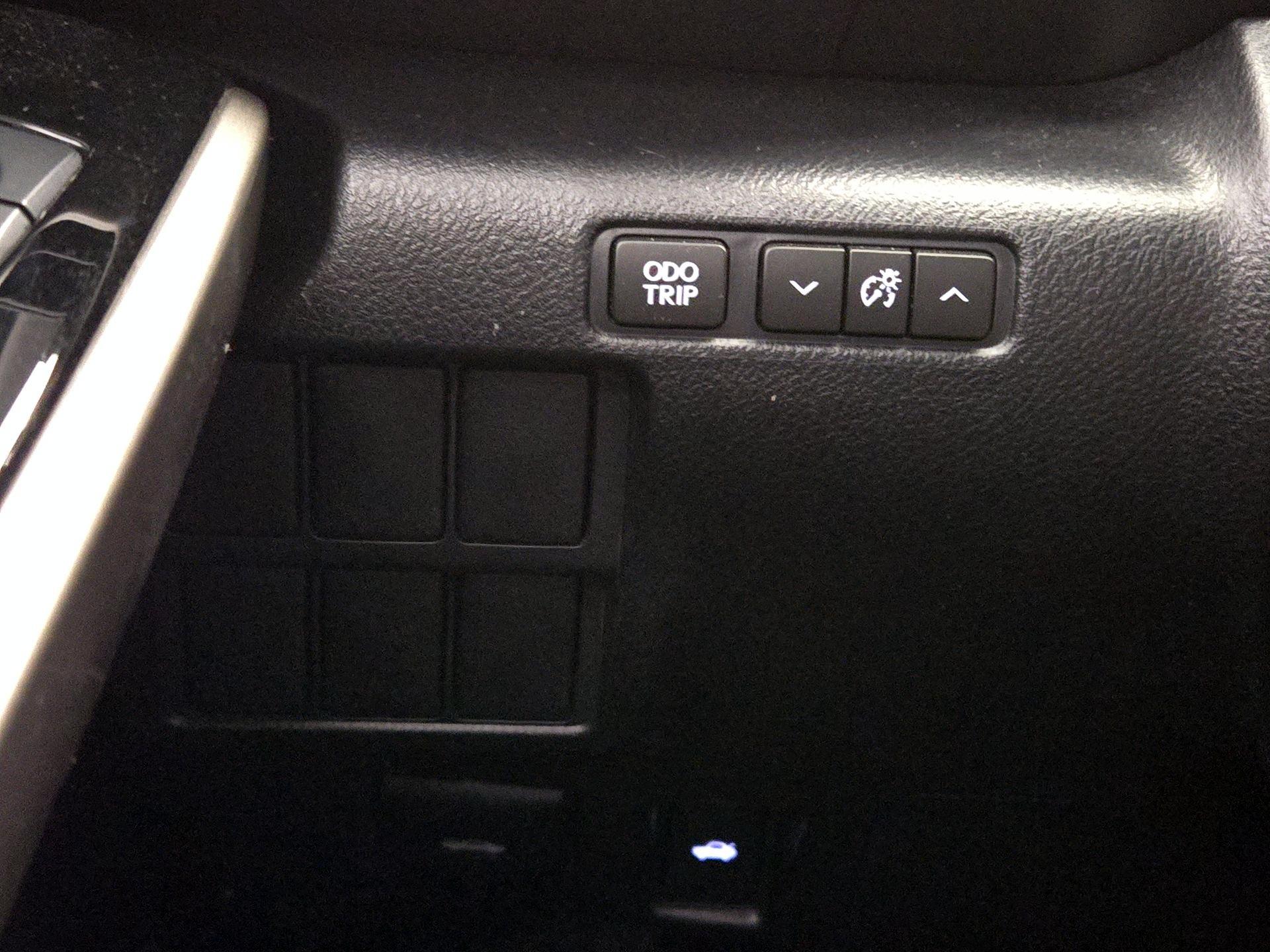 Thumbnail: 2016 Lexus IS - 13