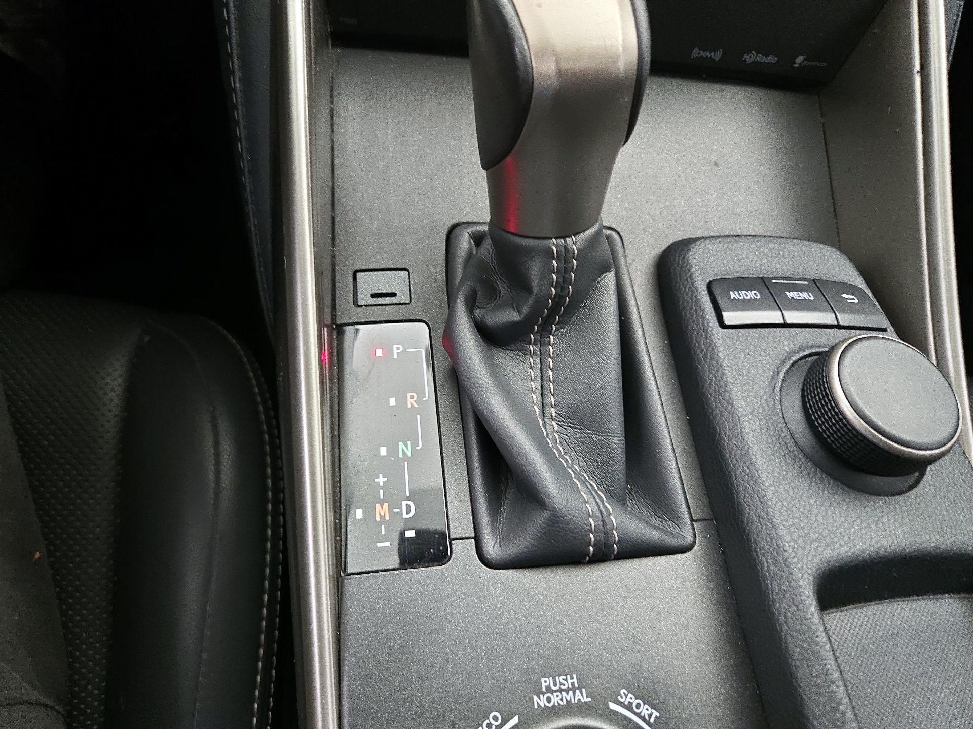 Thumbnail: 2016 Lexus IS - 17