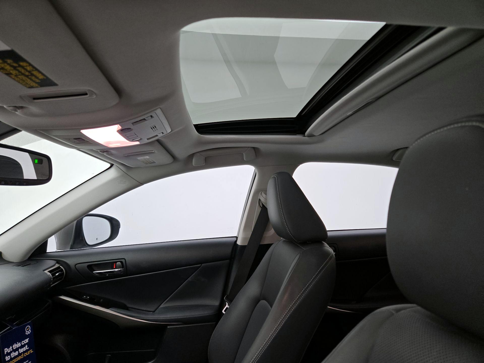 Thumbnail: 2016 Lexus IS - 18