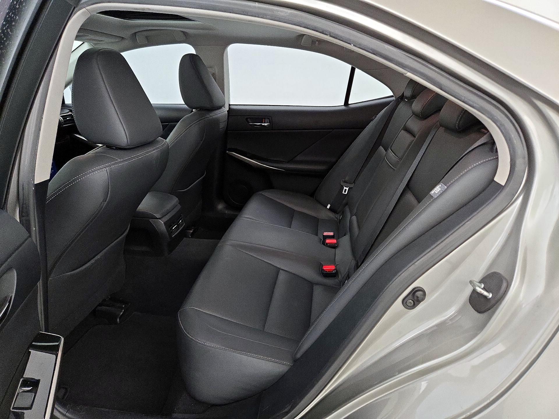 Thumbnail: 2016 Lexus IS - 19