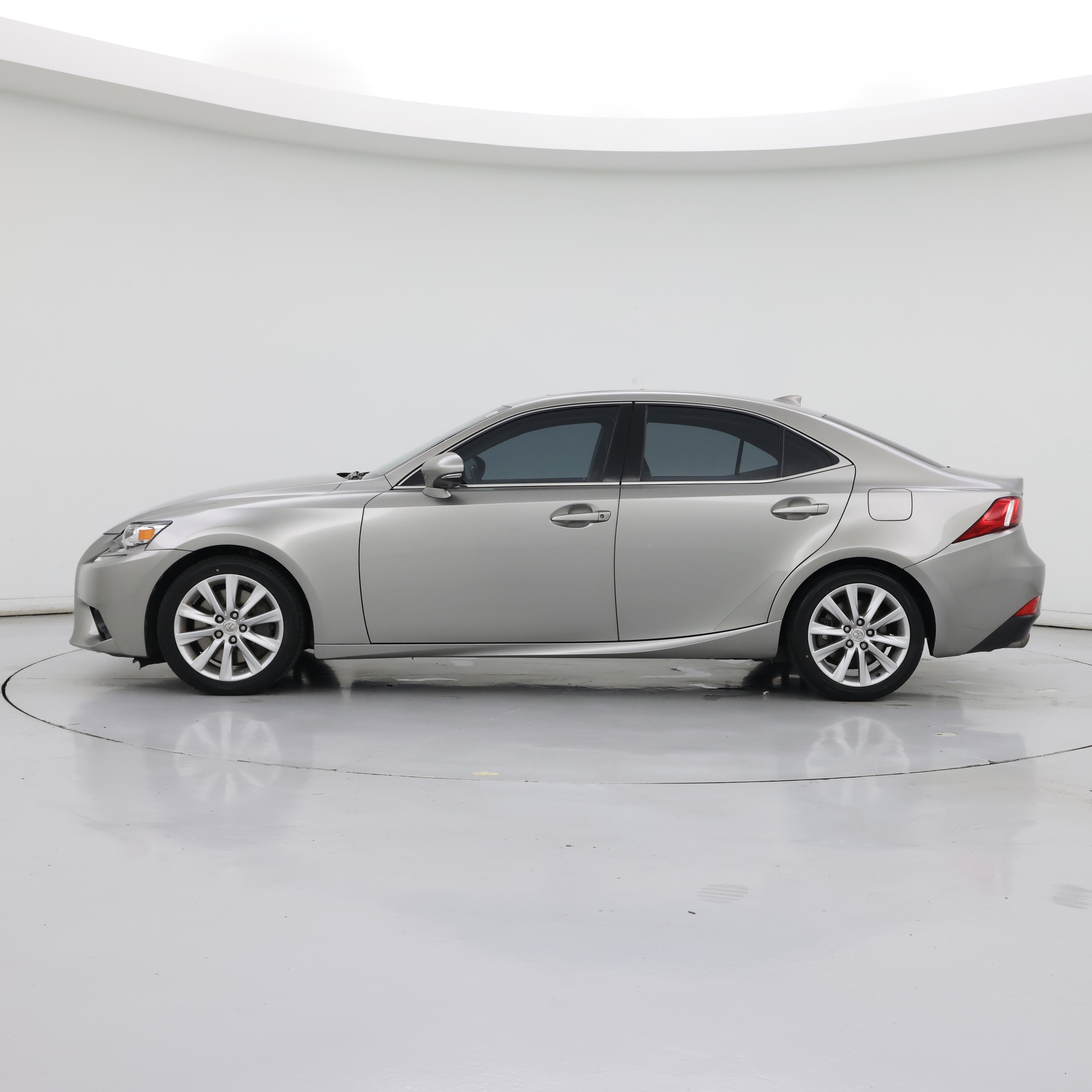 Thumbnail: 2016 Lexus IS - 3