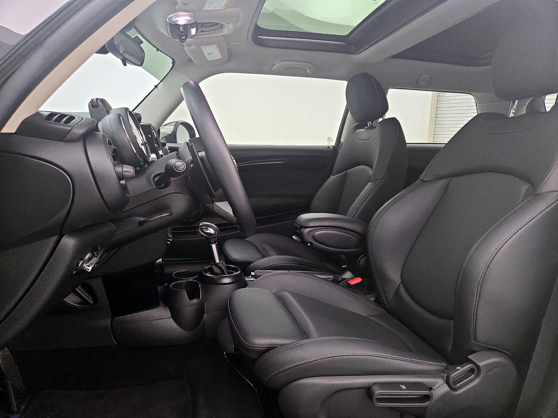 Thumbnail: 2019 MINI Cooper Hardtop - 11