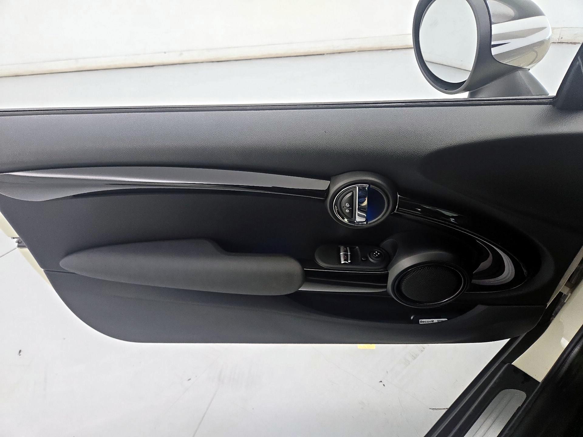 Thumbnail: 2019 MINI Cooper Hardtop - 12