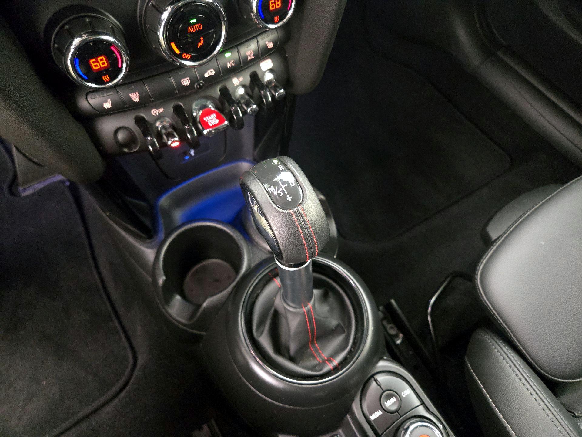 Thumbnail: 2019 MINI Cooper Hardtop - 17