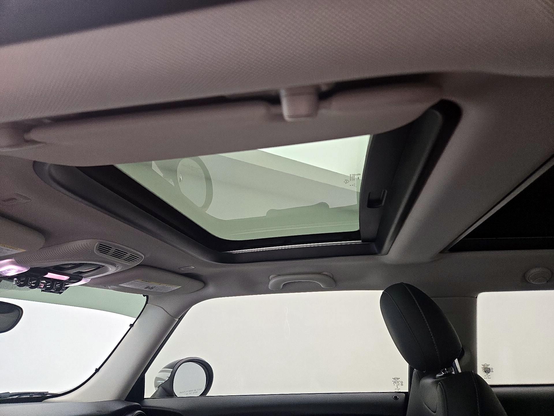 Thumbnail: 2019 MINI Cooper Hardtop - 19