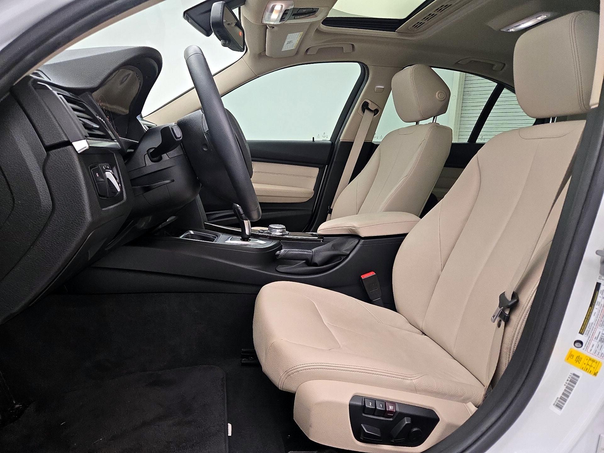 Thumbnail: 2015 BMW 3 Series - 11