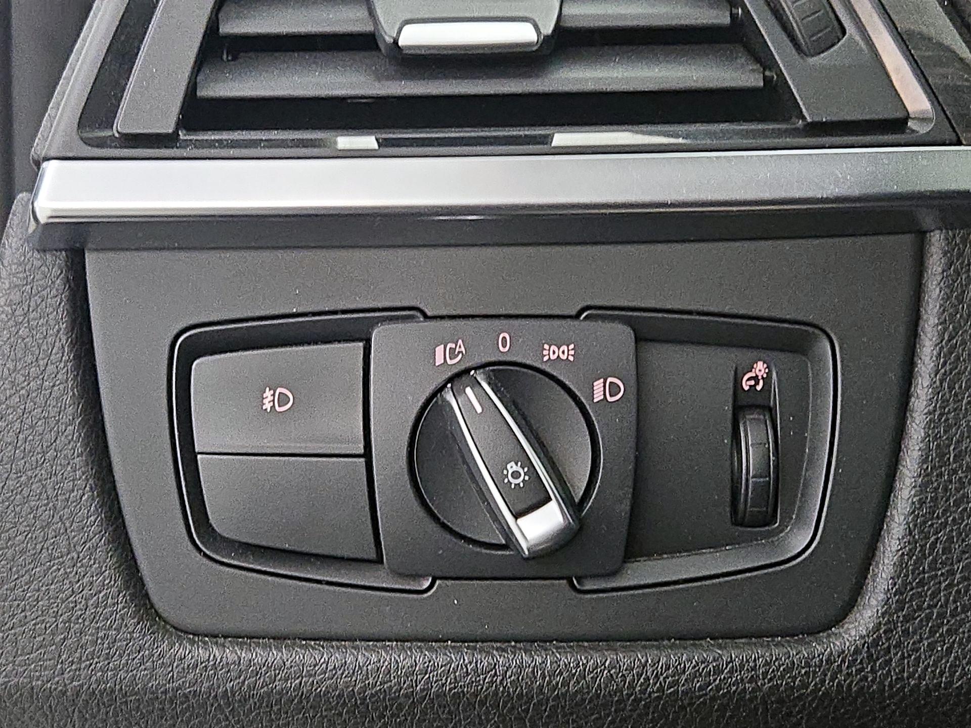 Thumbnail: 2015 BMW 3 Series - 13