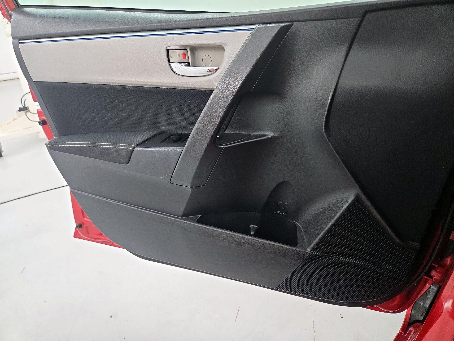 Thumbnail: 2015 Toyota Corolla - 12