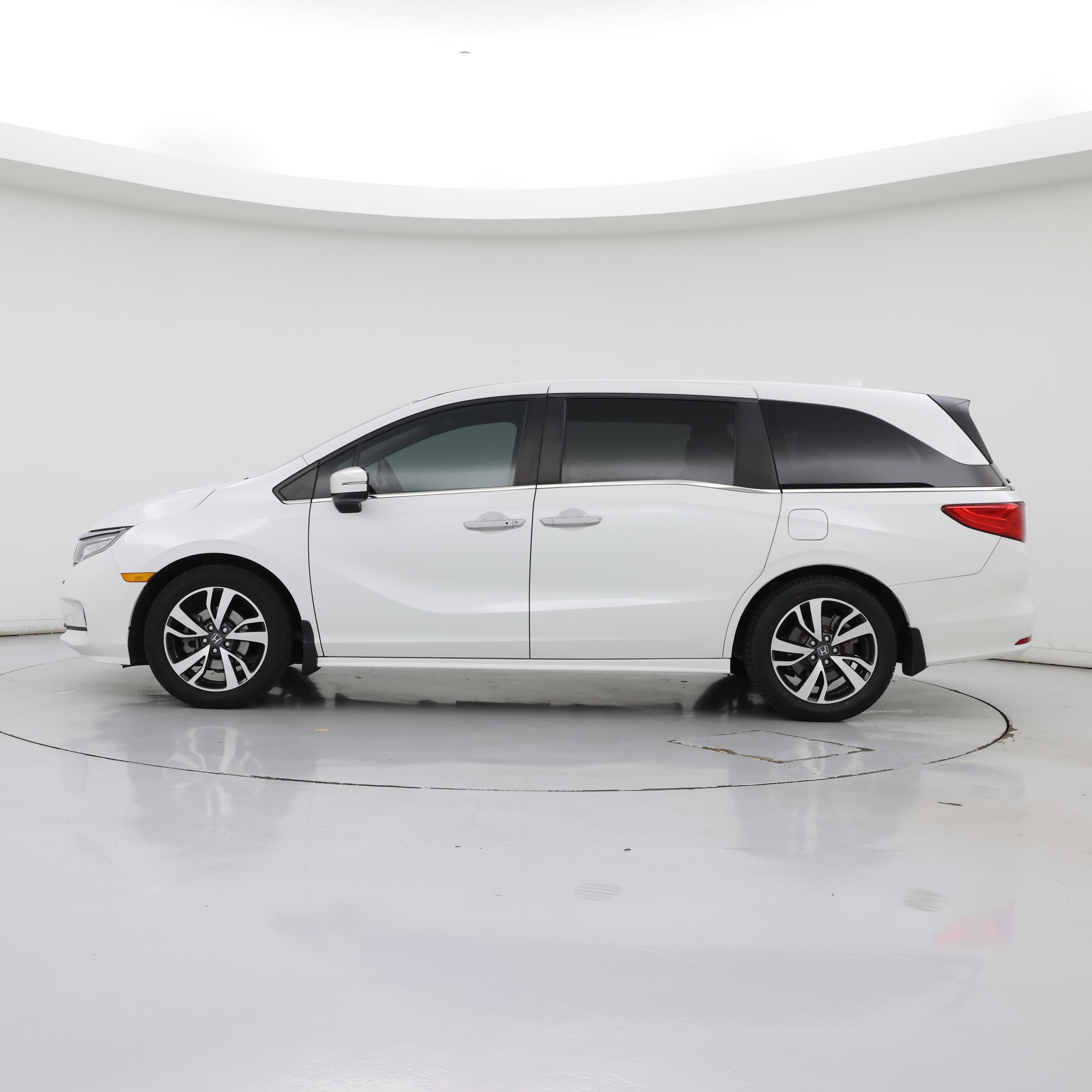 Thumbnail: 2022 Honda Odyssey - 3