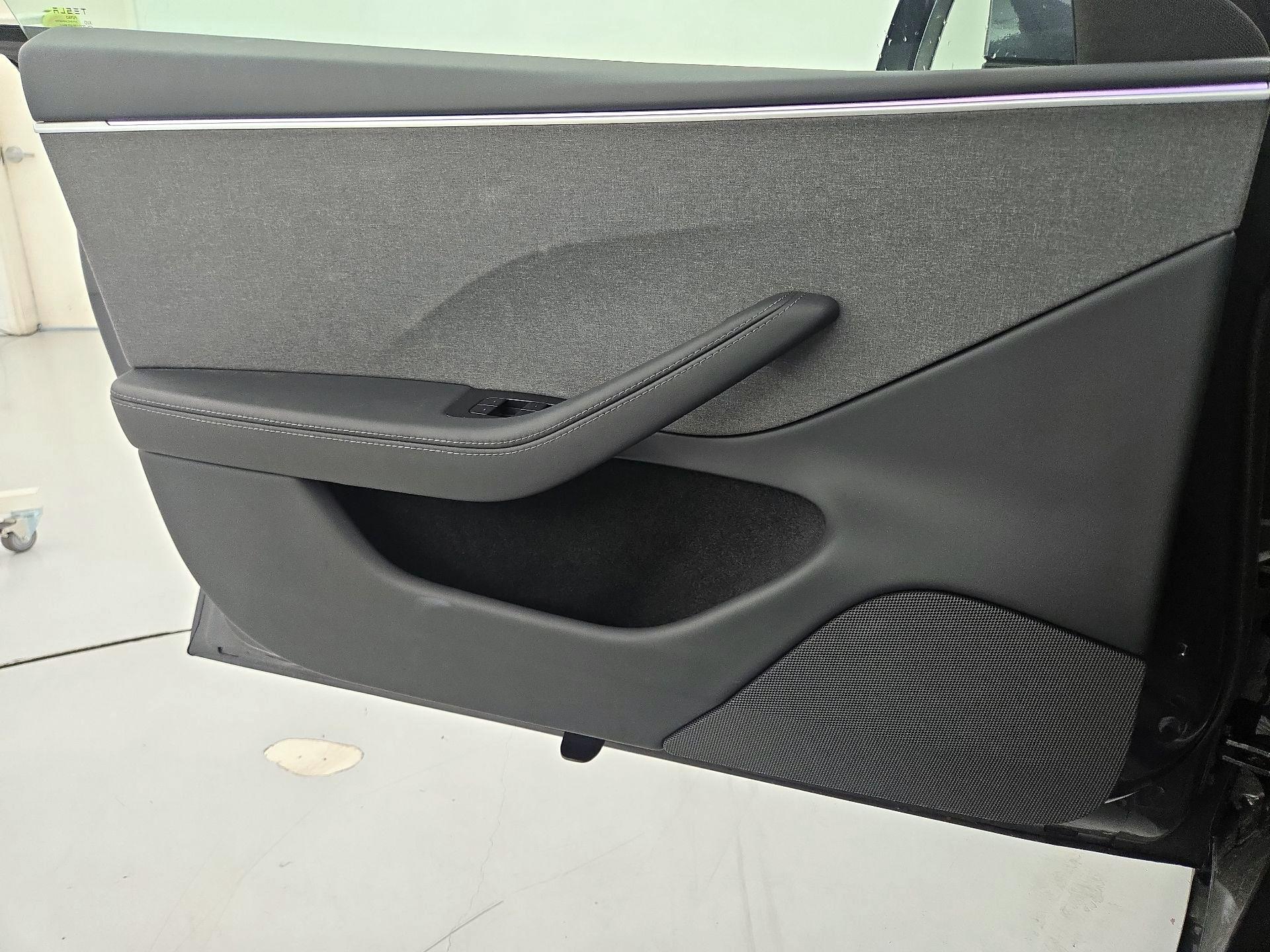 Thumbnail: 2025 Tesla Model 3 - 12