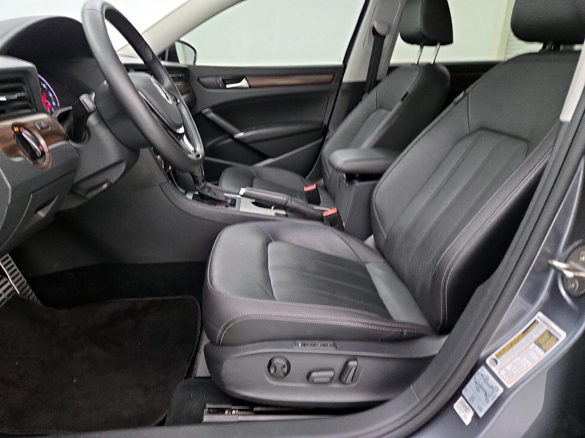 Thumbnail: 2022 Volkswagen Passat - 11