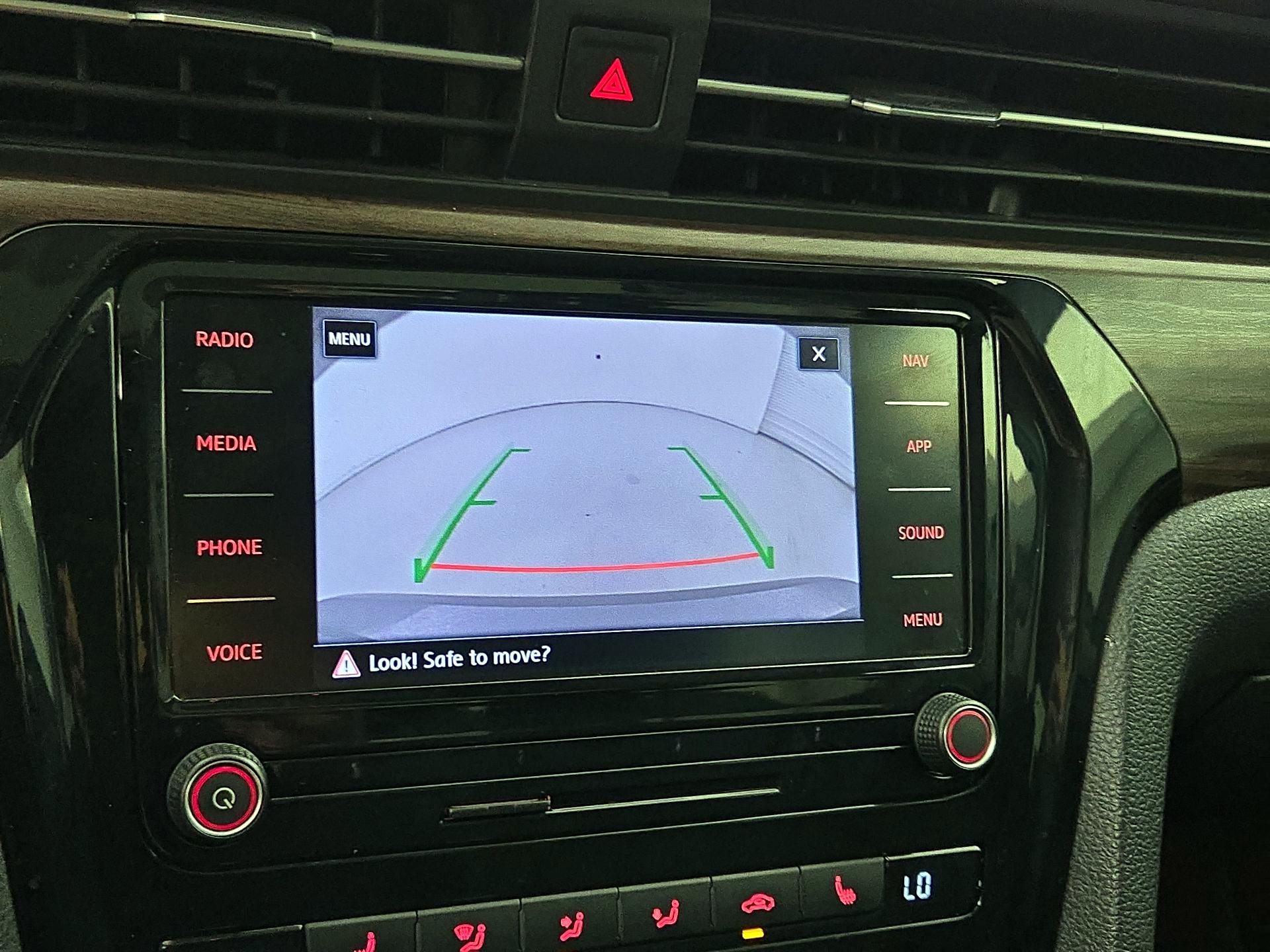 Thumbnail: 2022 Volkswagen Passat - 15