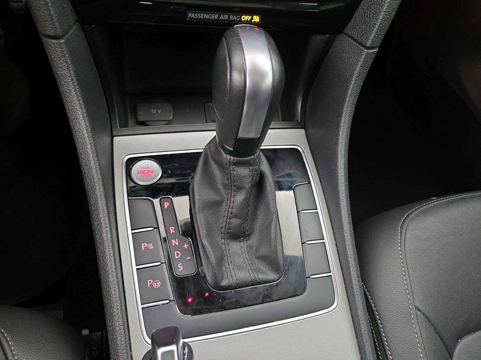 Thumbnail: 2022 Volkswagen Passat - 18