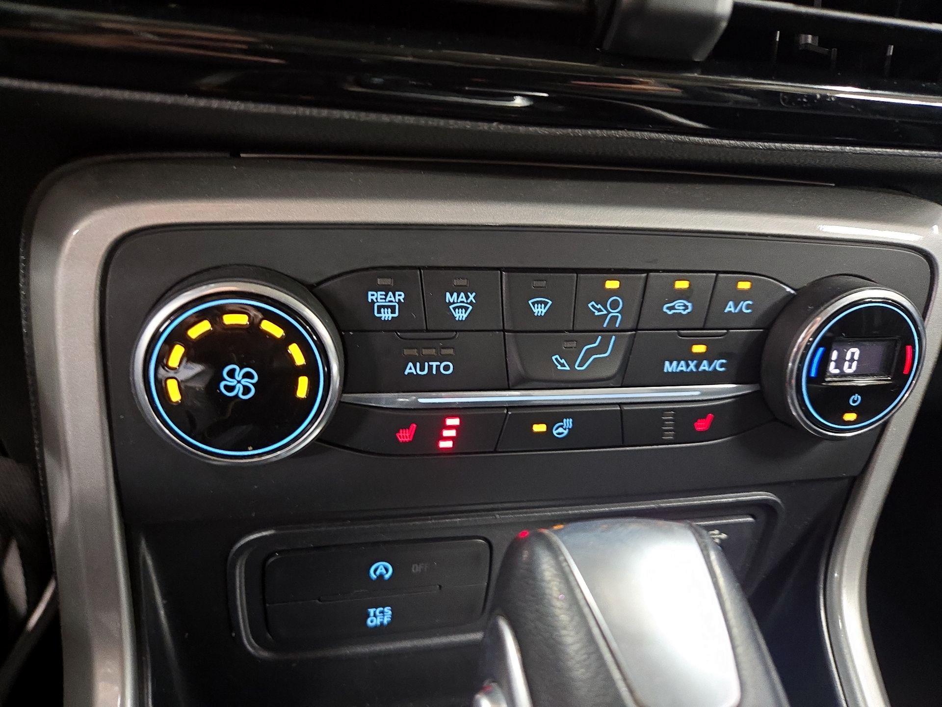 Thumbnail: 2019 Ford EcoSport - 17