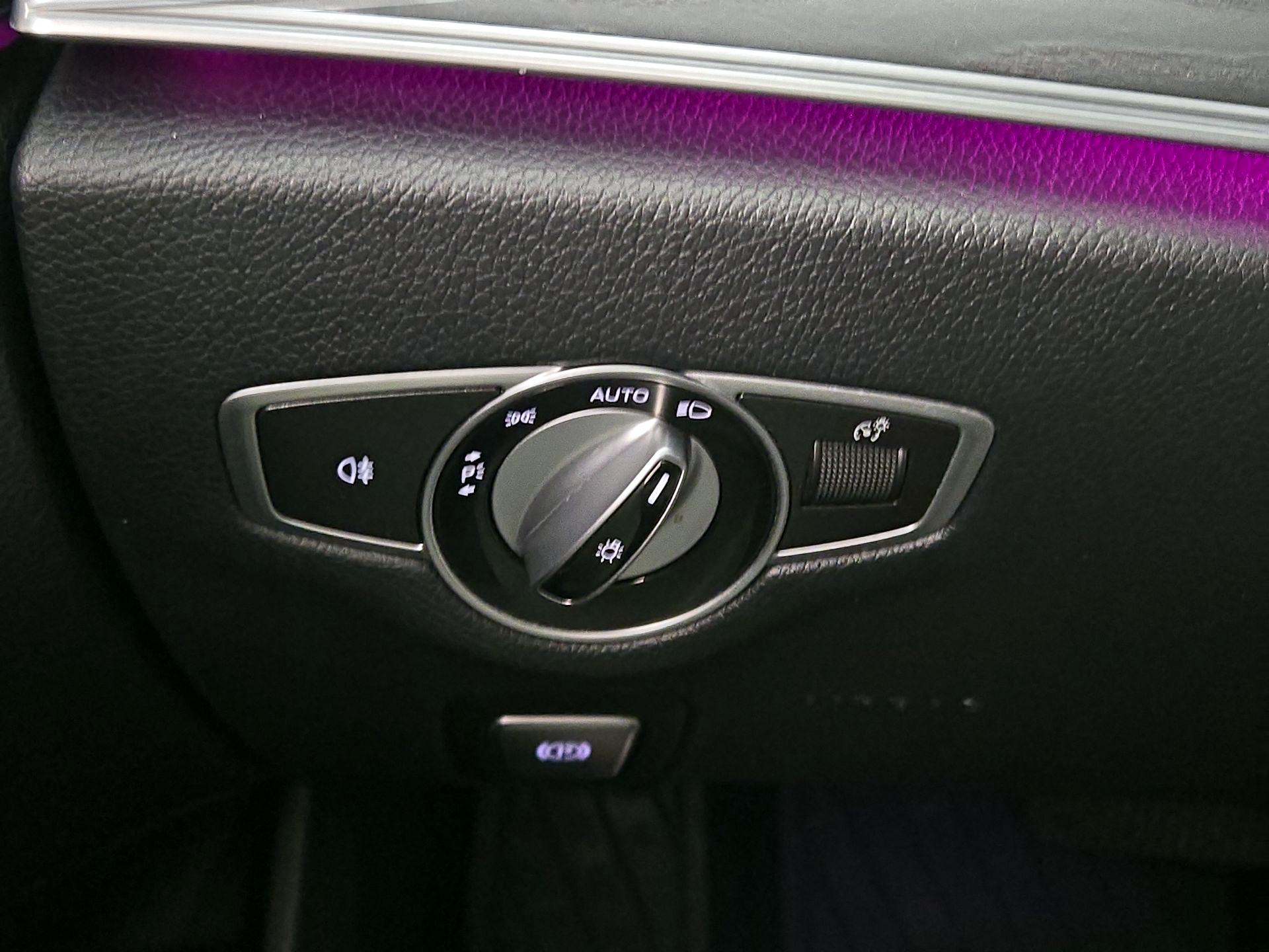 Thumbnail: 2020 Mercedes-Benz E-Class - 13