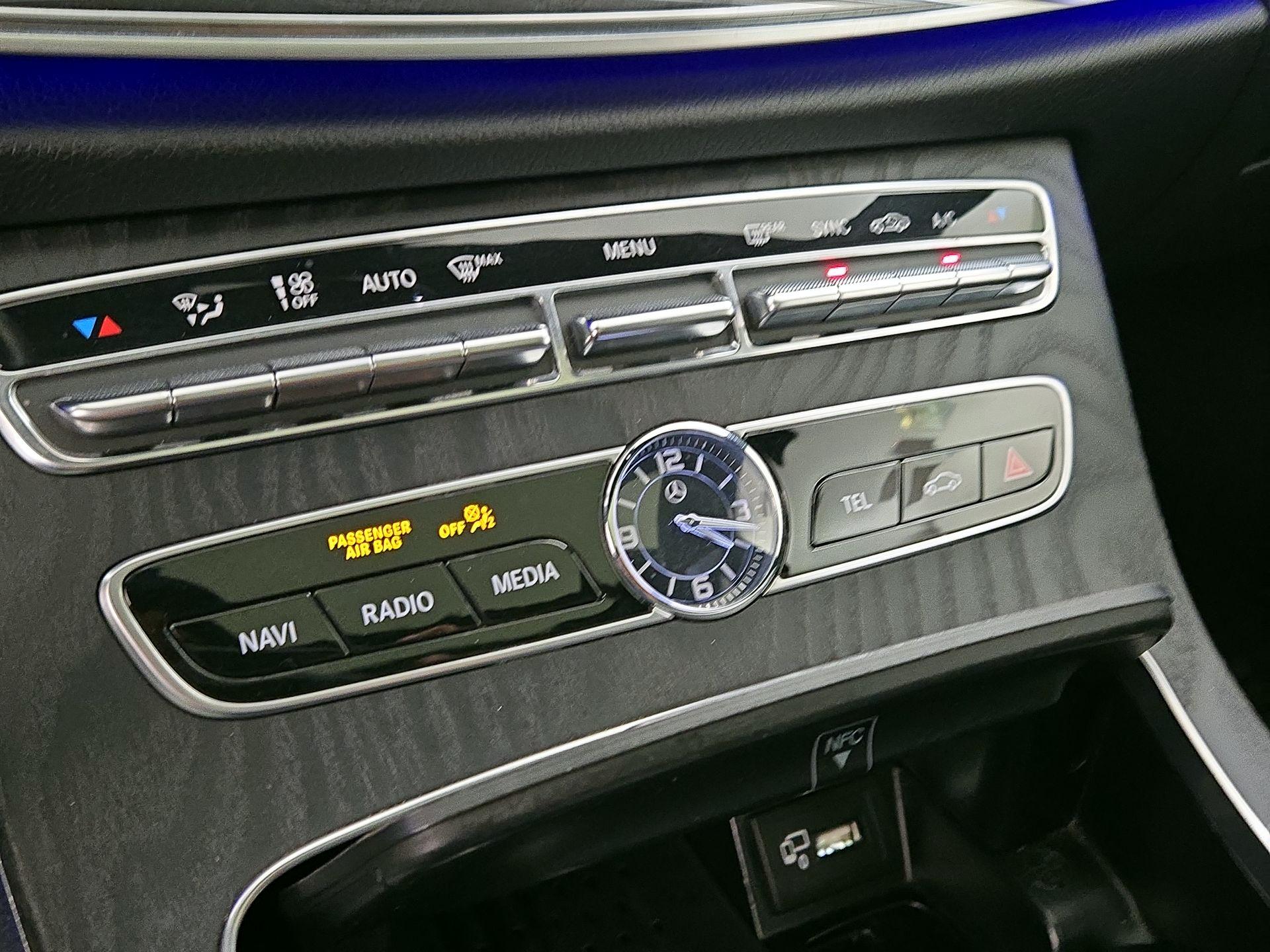 Thumbnail: 2020 Mercedes-Benz E-Class - 16