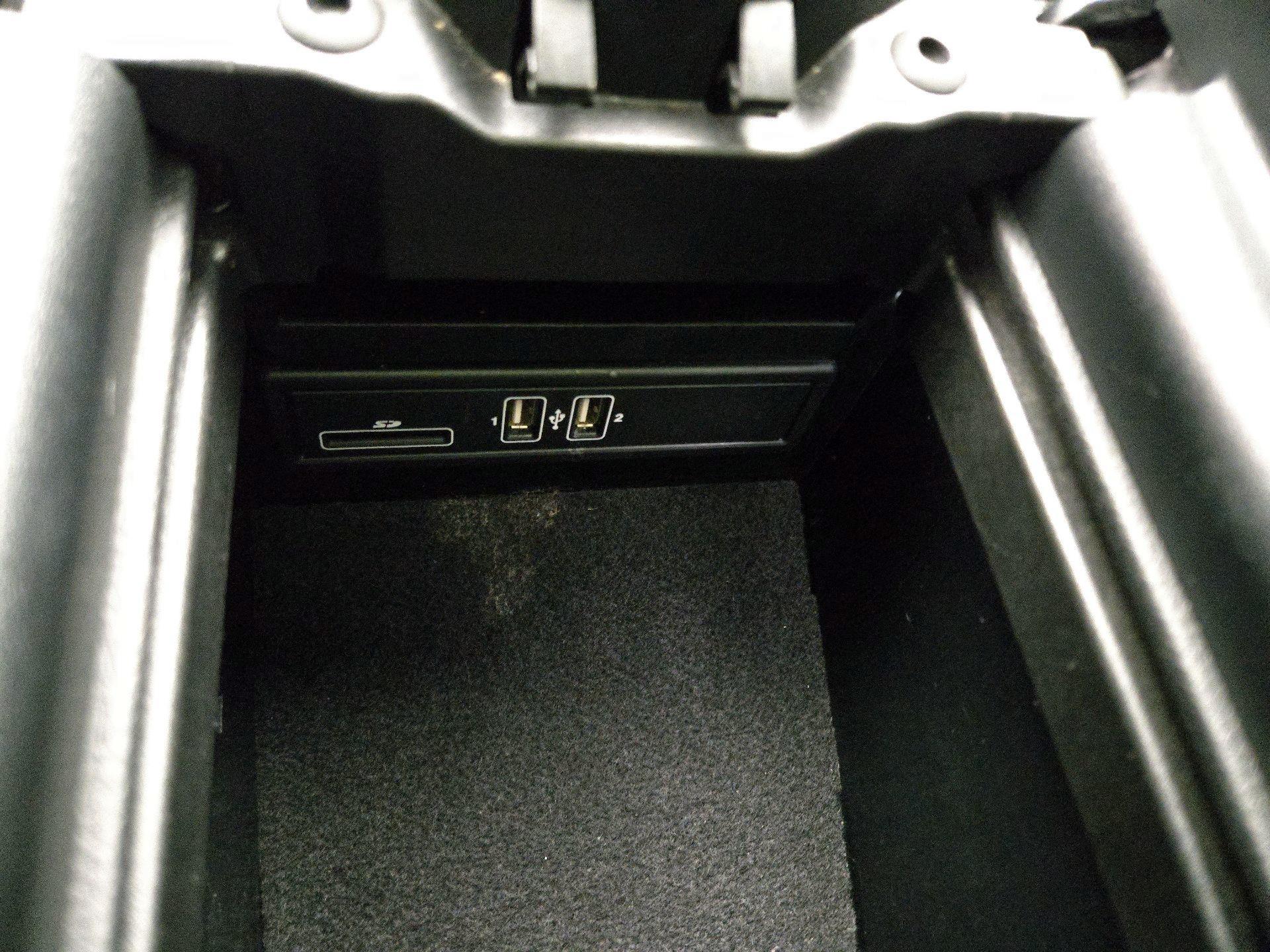 Thumbnail: 2020 Mercedes-Benz E-Class - 18