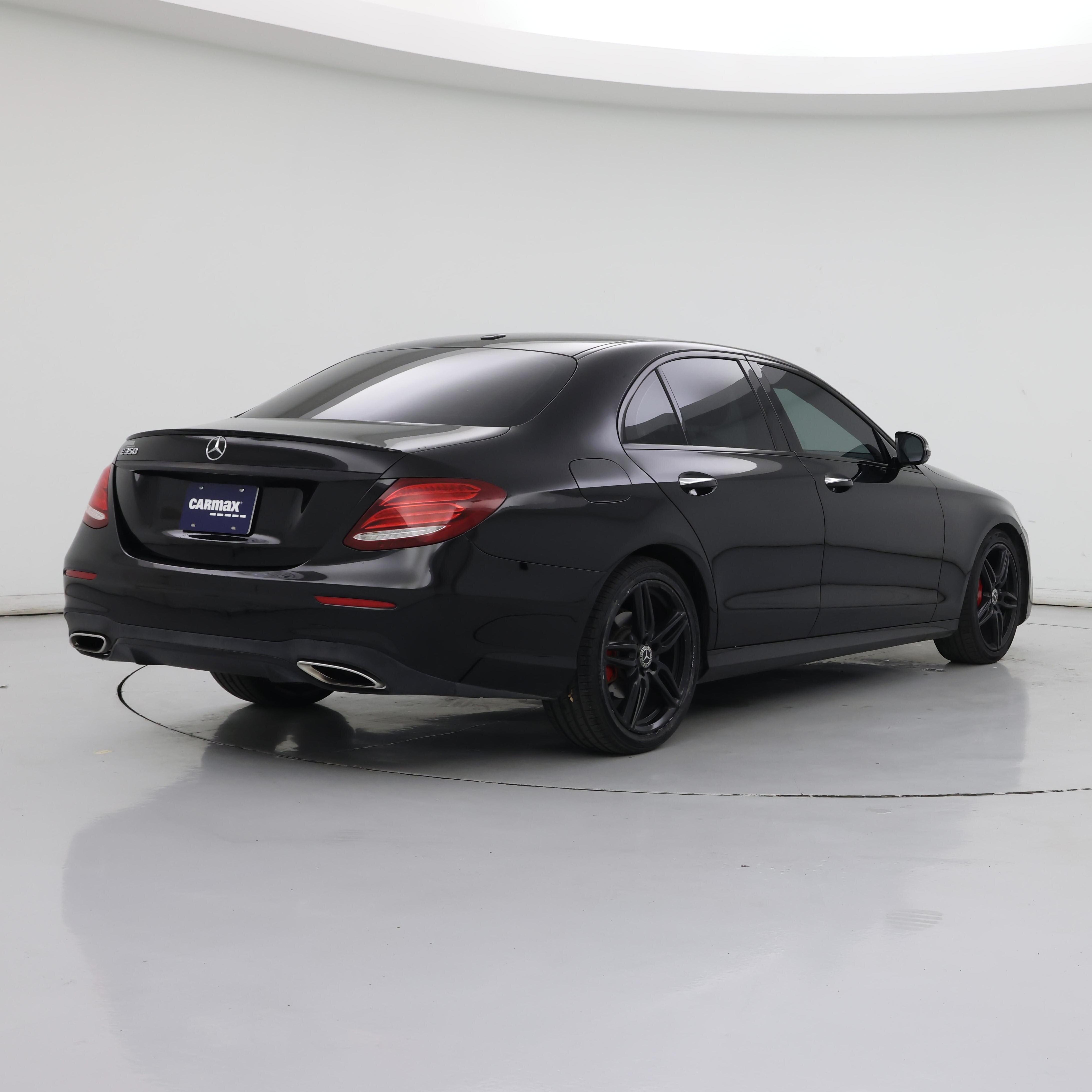 Thumbnail: 2020 Mercedes-Benz E-Class - 8