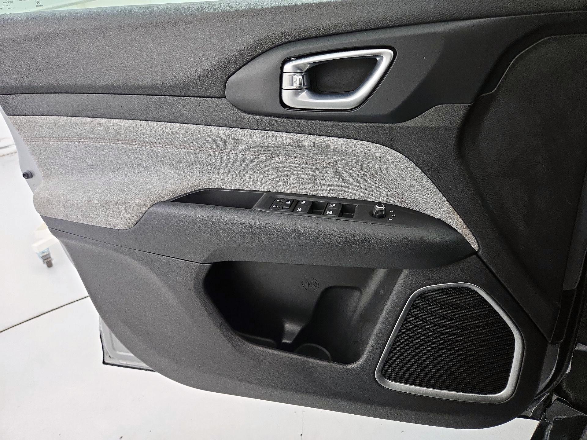 Thumbnail: 2022 Jeep Compass - 12