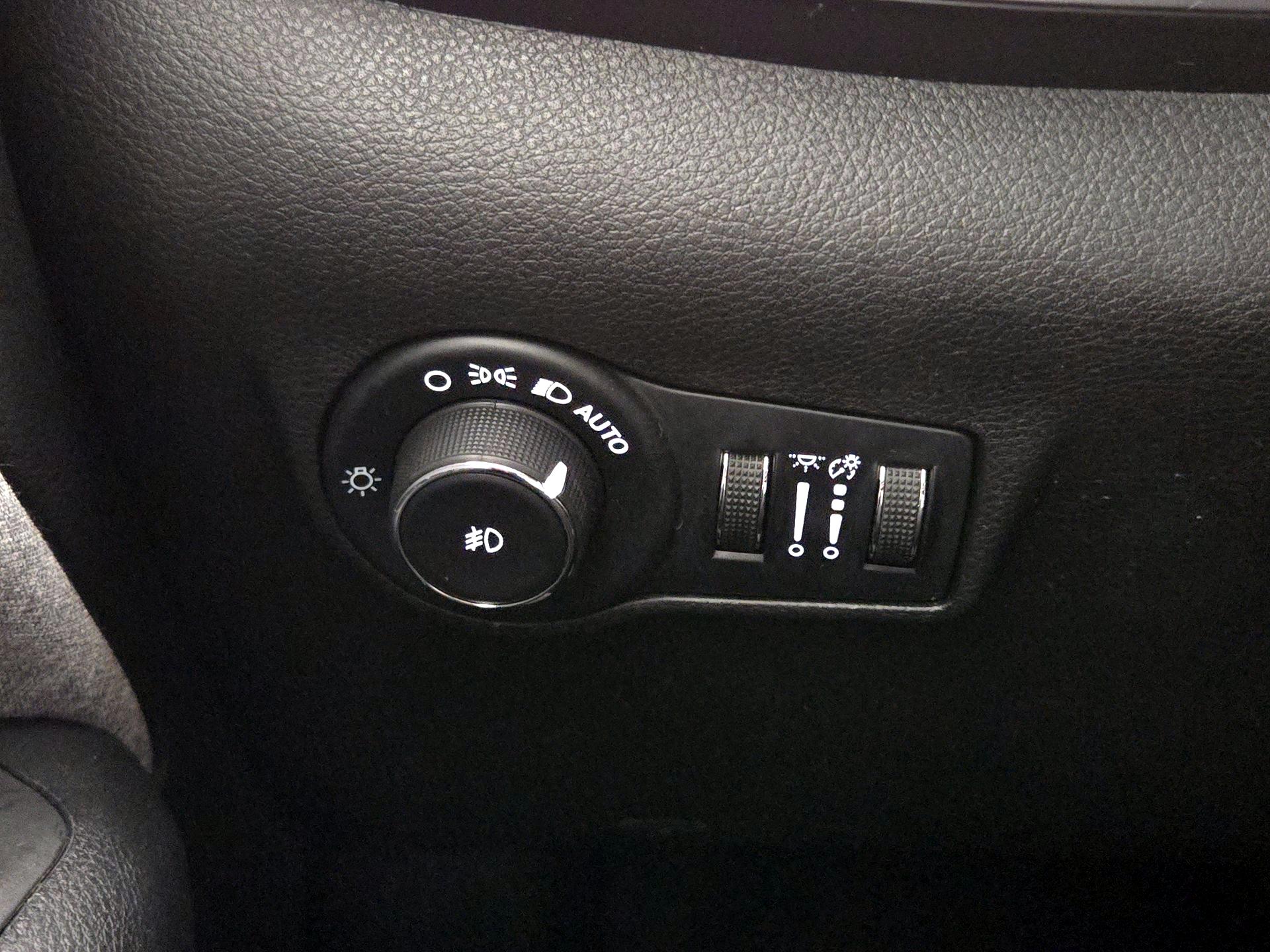 Thumbnail: 2022 Jeep Compass - 13