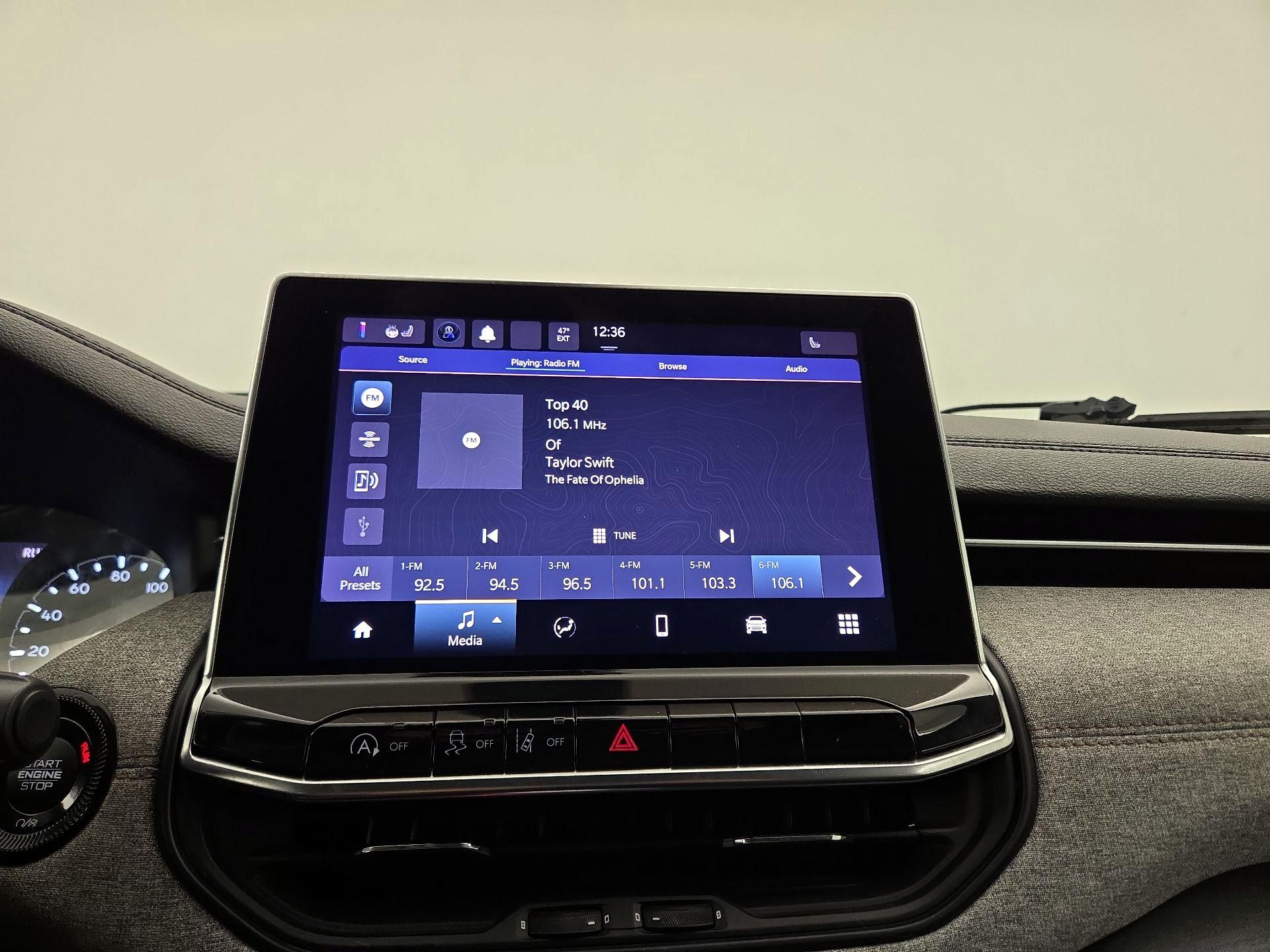 Thumbnail: 2022 Jeep Compass - 15