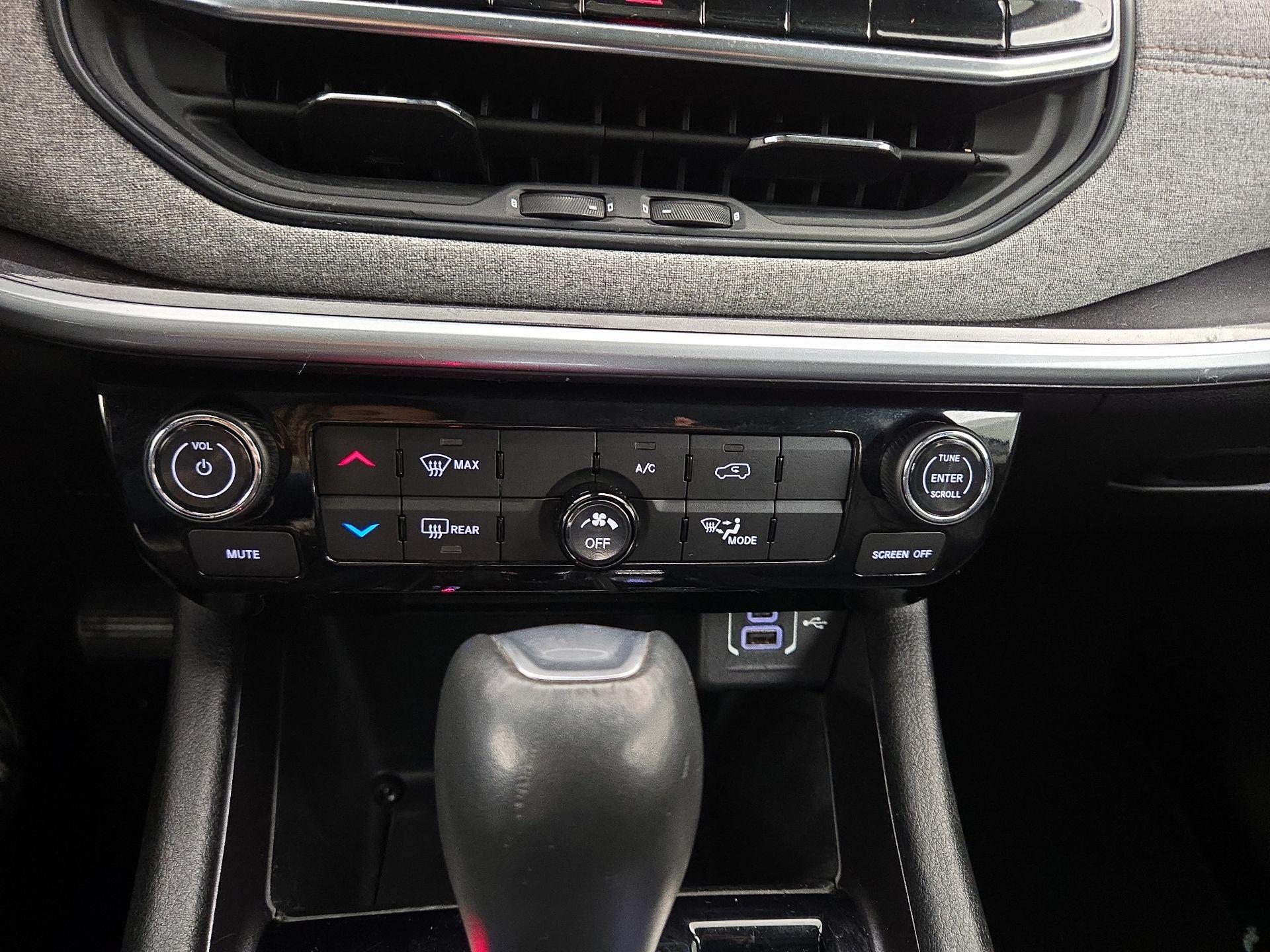 Thumbnail: 2022 Jeep Compass - 16