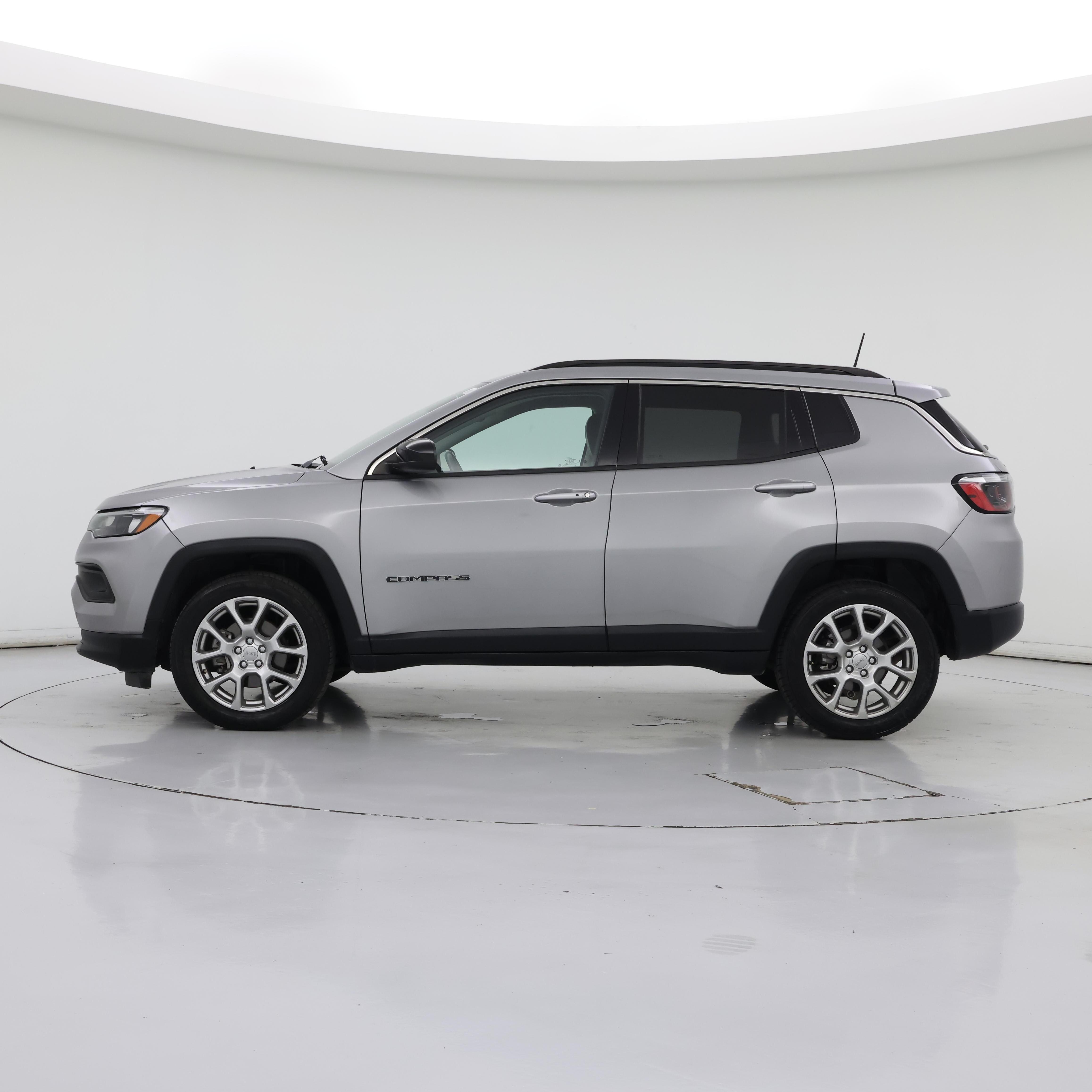 Thumbnail: 2022 Jeep Compass - 3