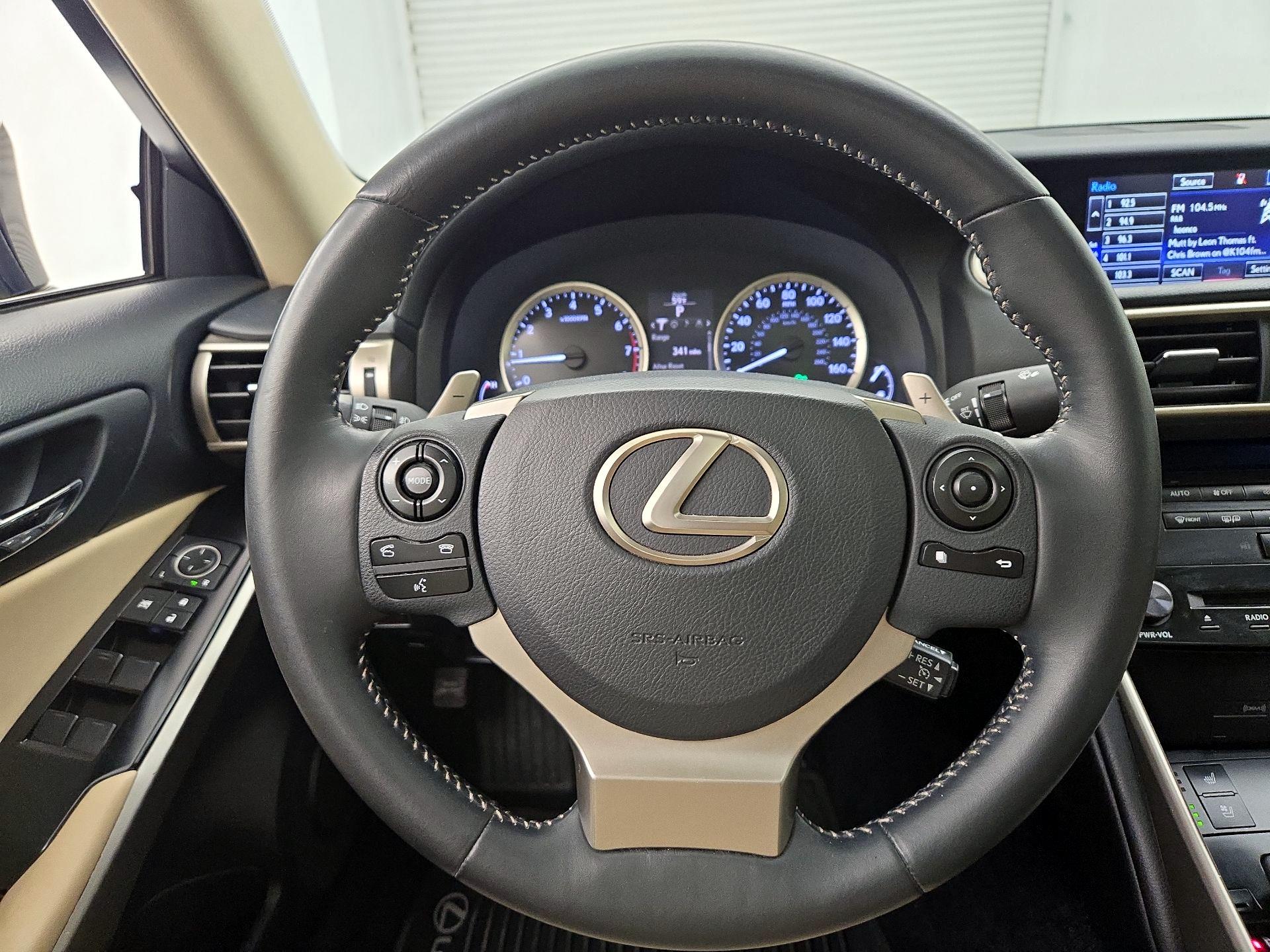 Thumbnail: 2014 Lexus IS - 10