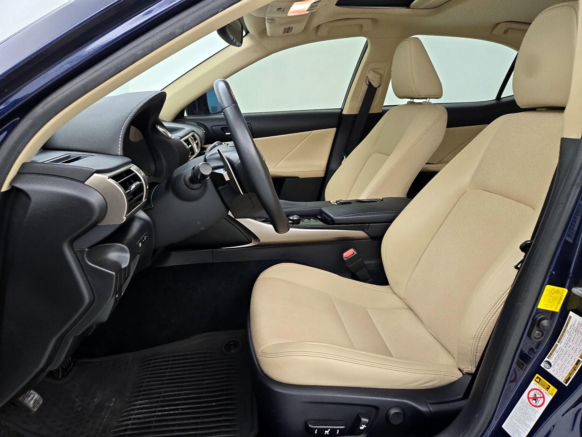 Thumbnail: 2014 Lexus IS - 11