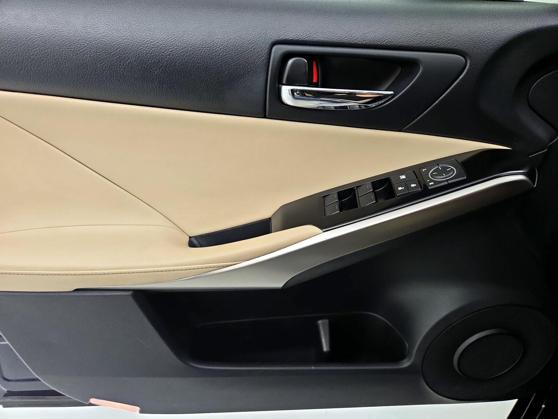 Thumbnail: 2014 Lexus IS - 12