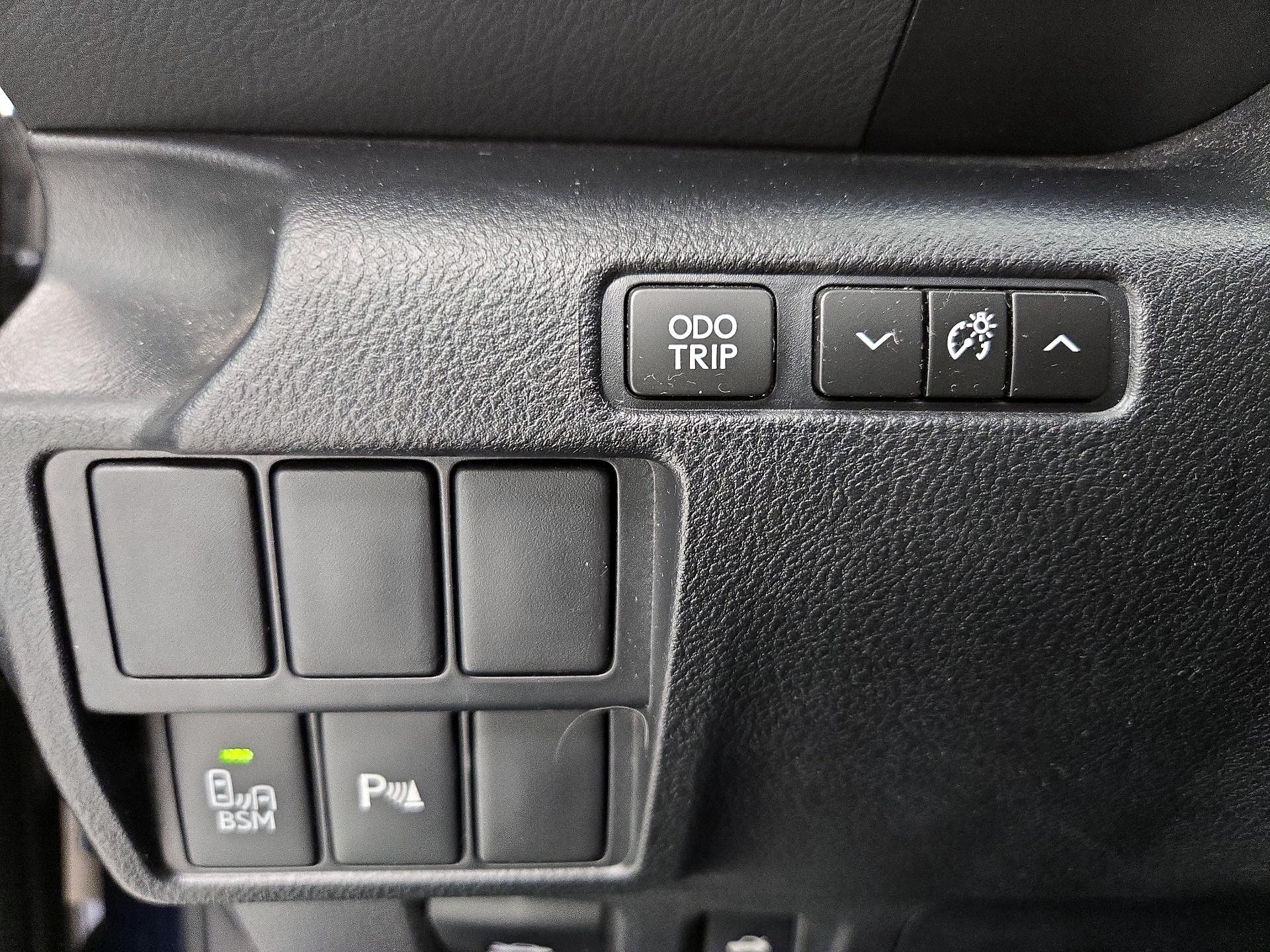 Thumbnail: 2014 Lexus IS - 13