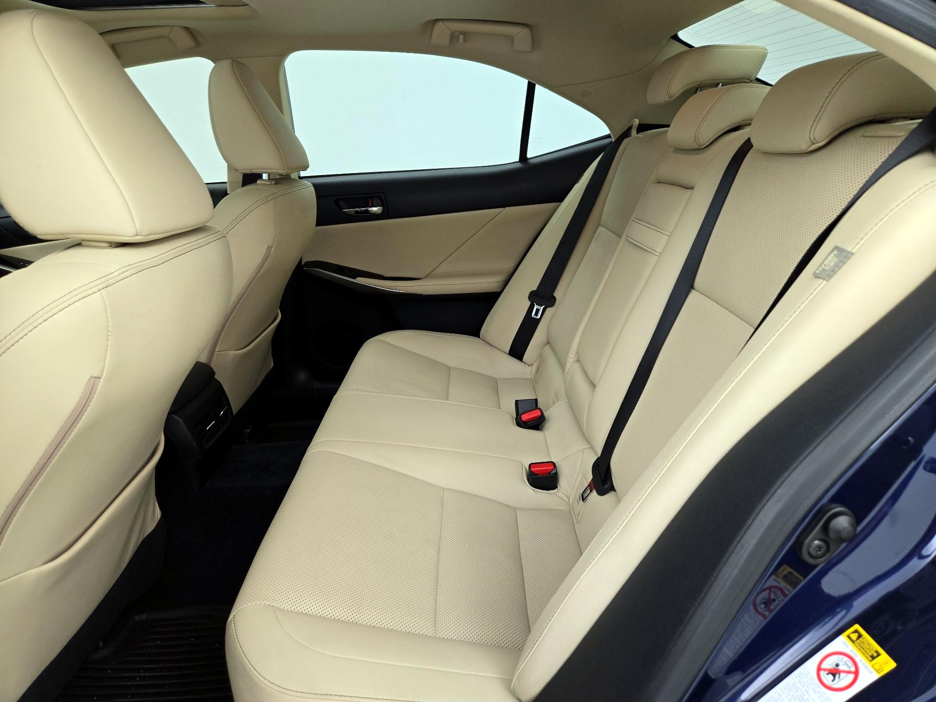 Thumbnail: 2014 Lexus IS - 20