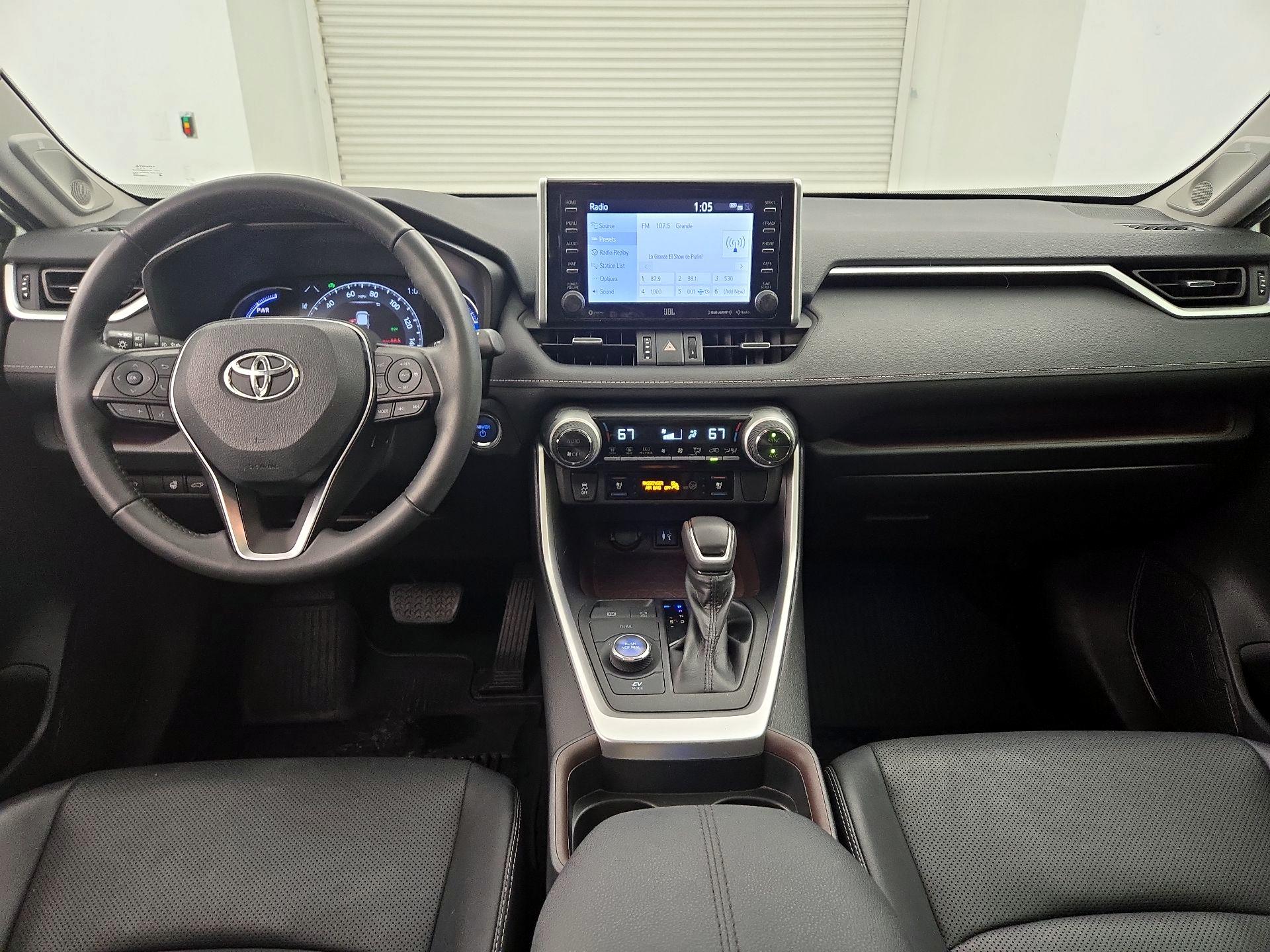 Thumbnail: 2019 Toyota RAV4 - 9