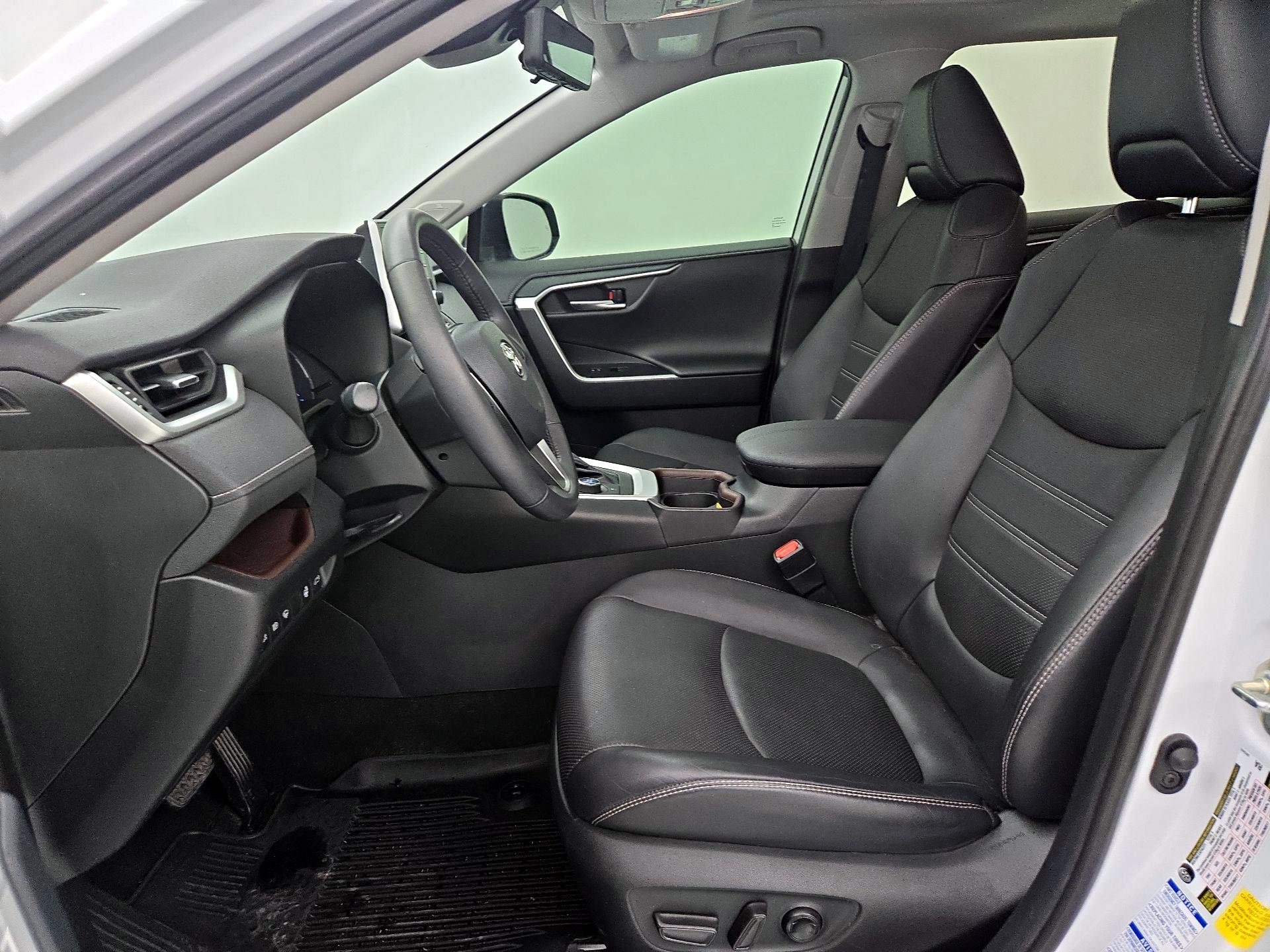 Thumbnail: 2019 Toyota RAV4 - 11