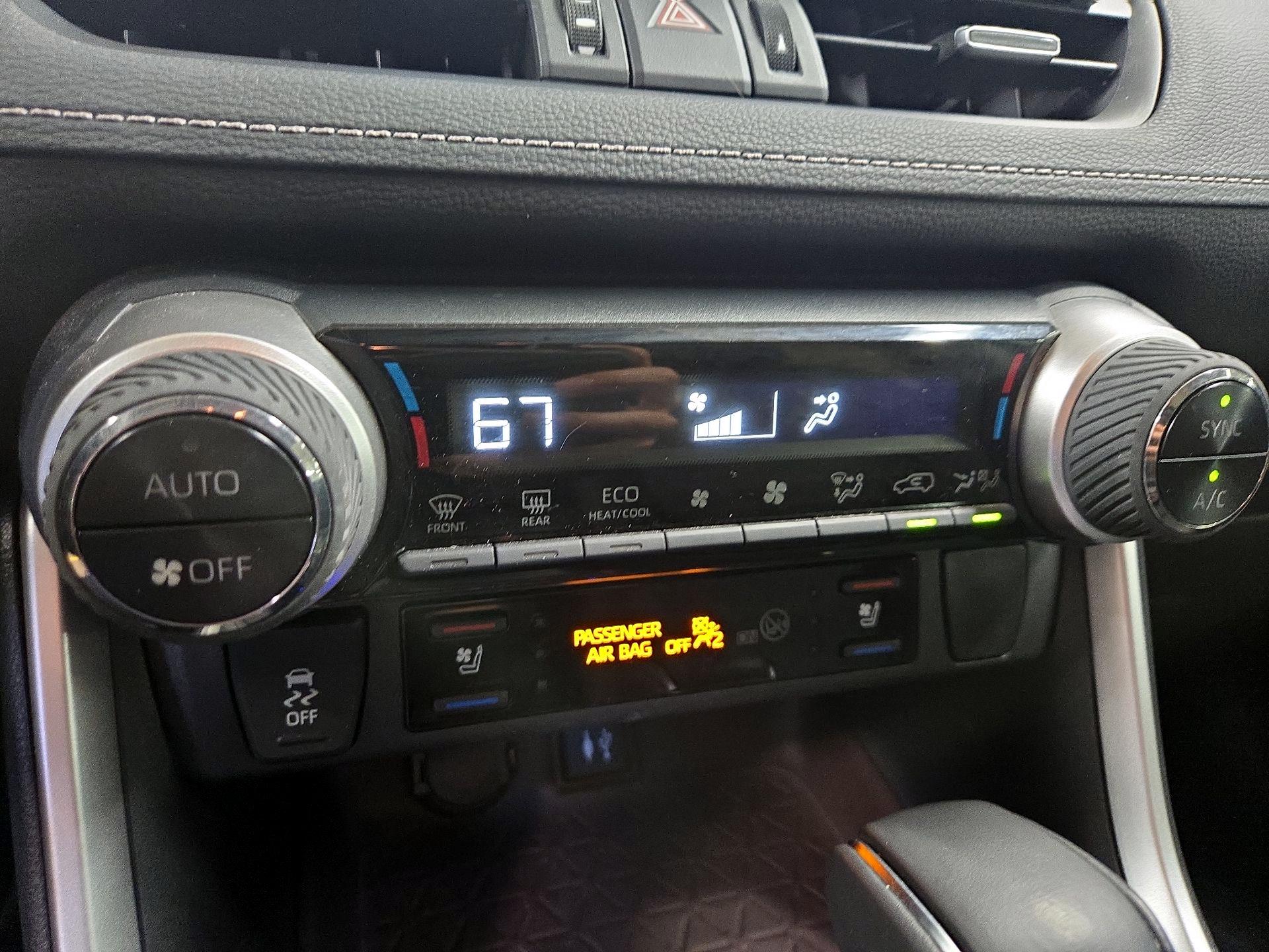 Thumbnail: 2019 Toyota RAV4 - 16